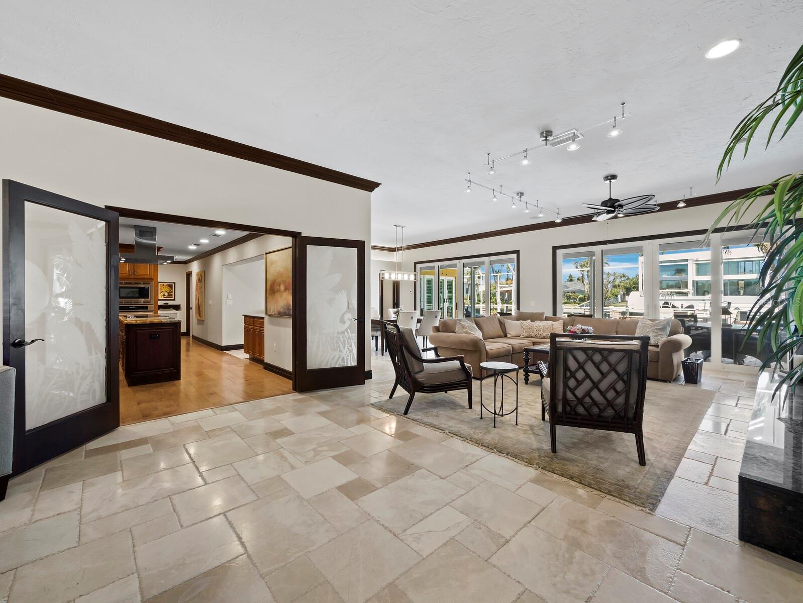 524 N SPOONBILL DR, SARASOTA, FL, 34236