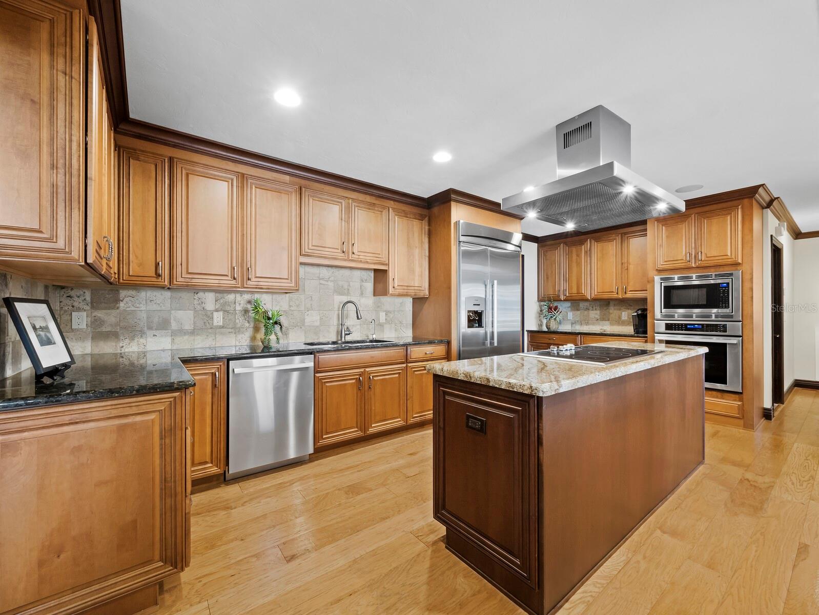 524 N SPOONBILL DR, SARASOTA, FL, 34236