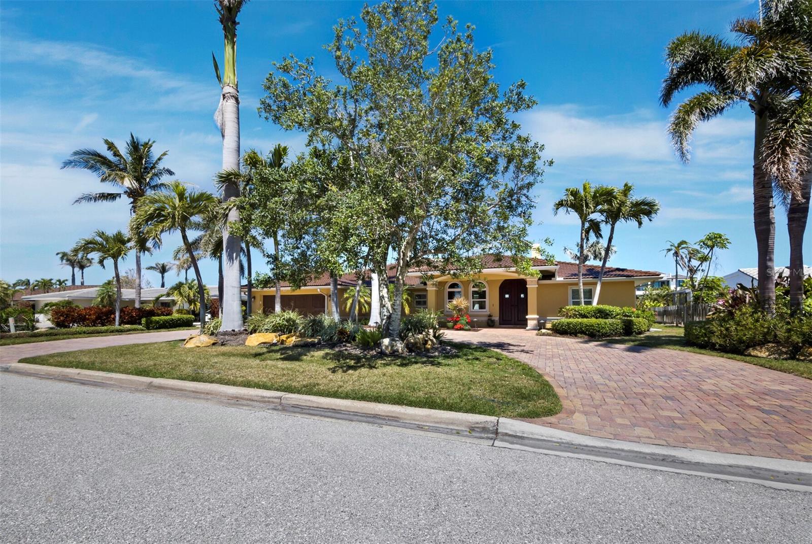 524 N SPOONBILL DR, SARASOTA, FL, 34236