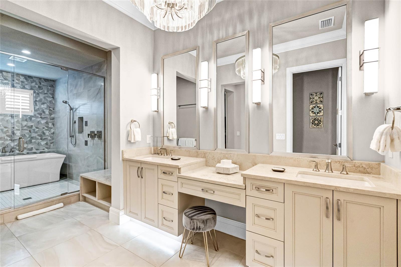 O6288561 Property Photo