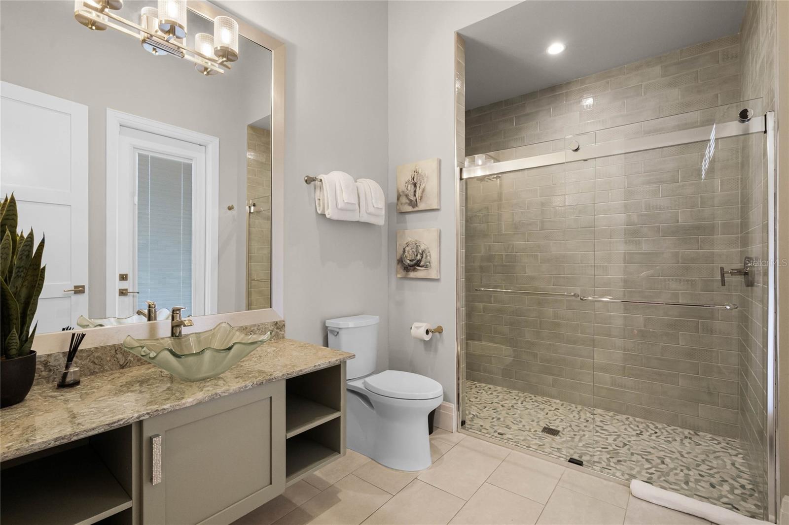 O6288561 Property Photo