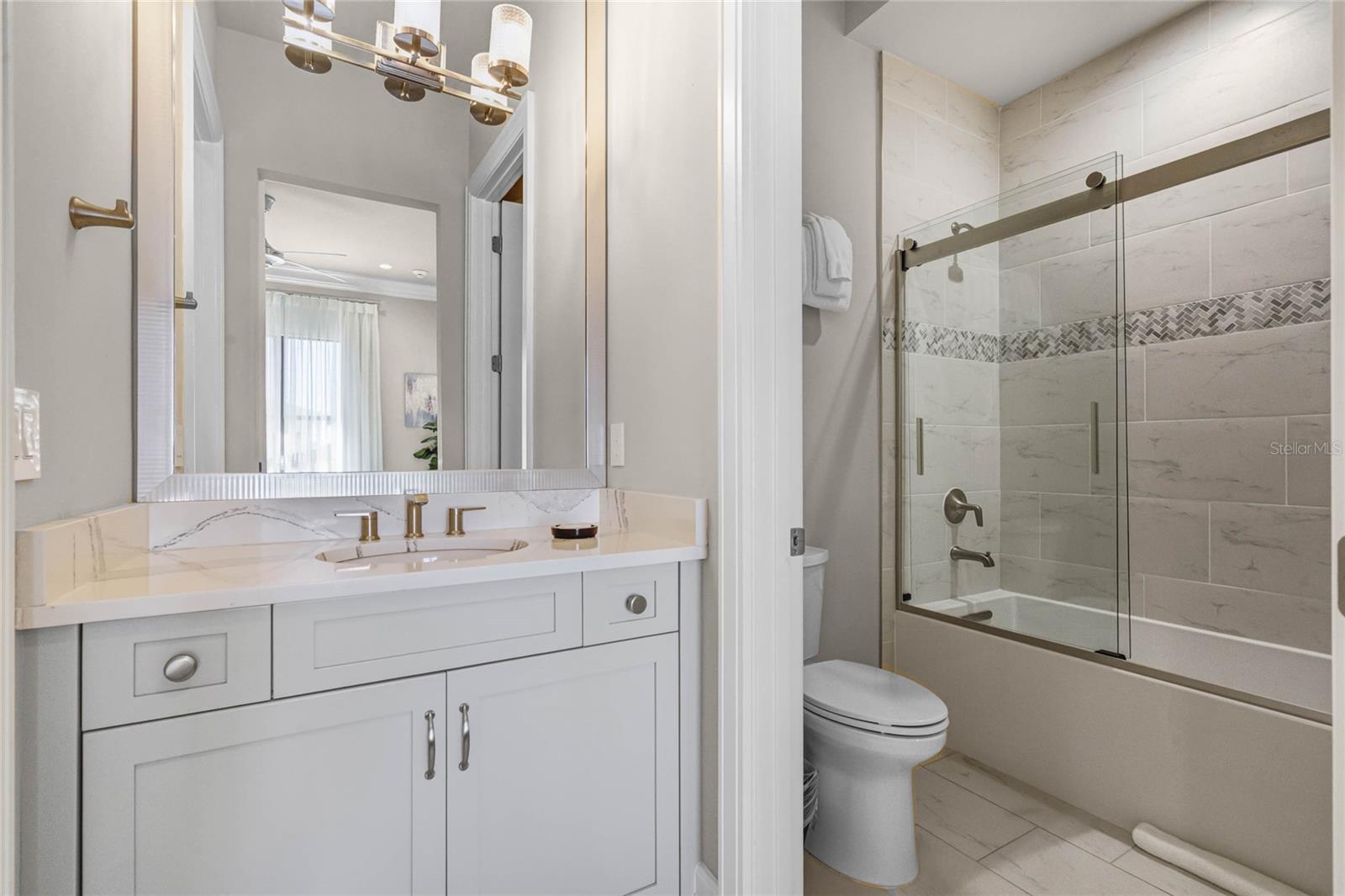 O6288561 Property Photo