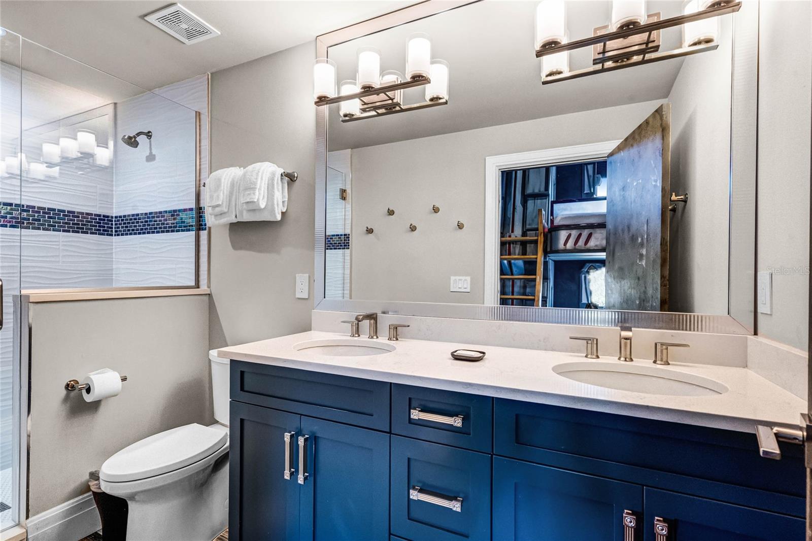 O6288561 Property Photo