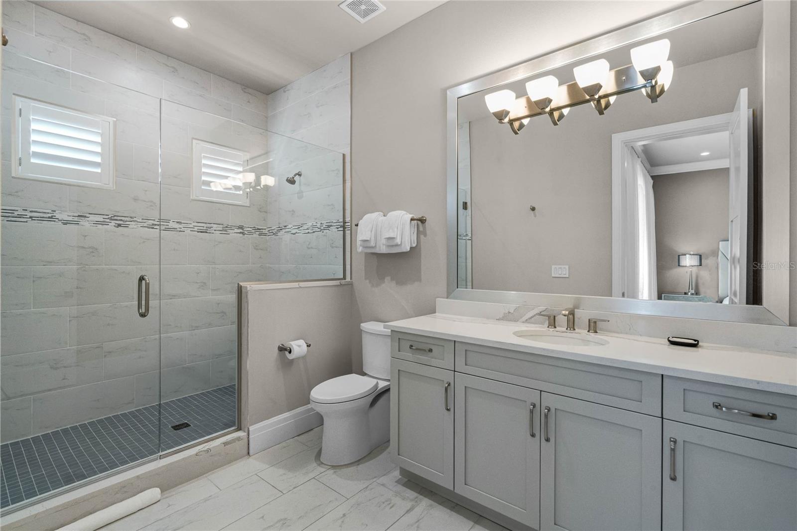 O6288561 Property Photo