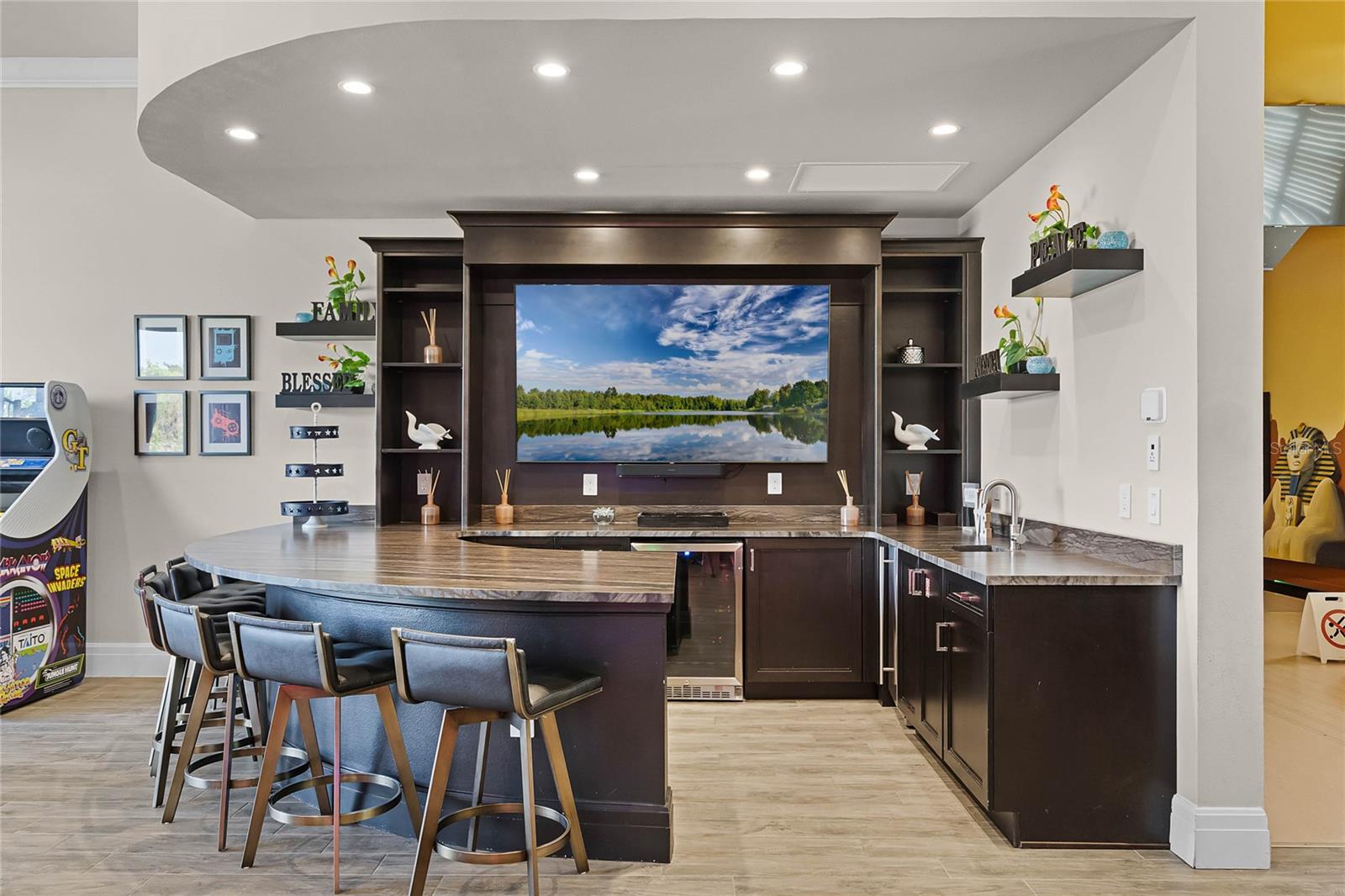 O6288561 Property Photo