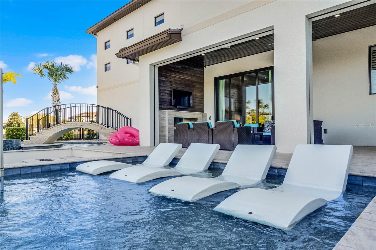 O6288561 Property Photo