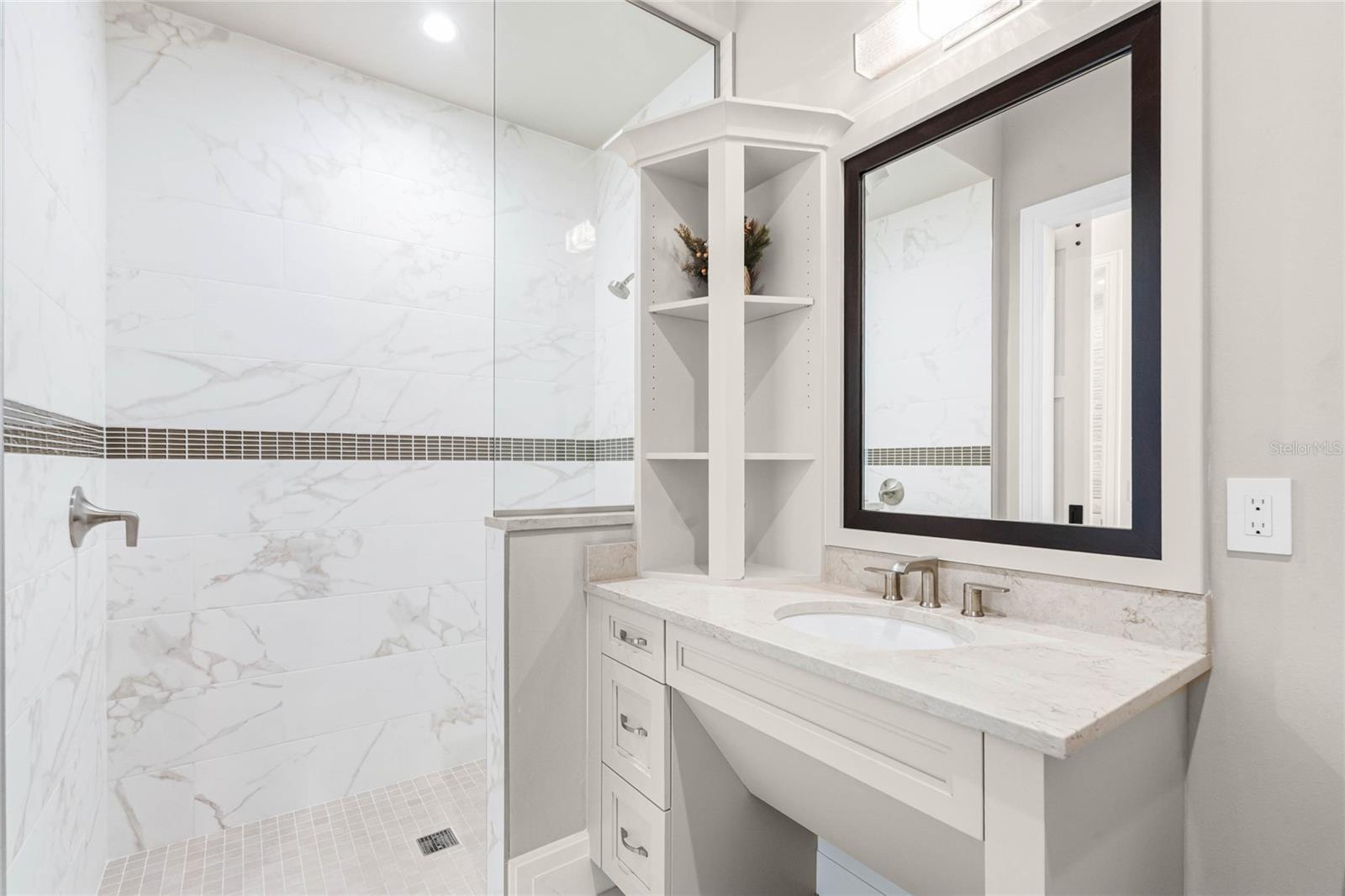 O6288561 Property Photo