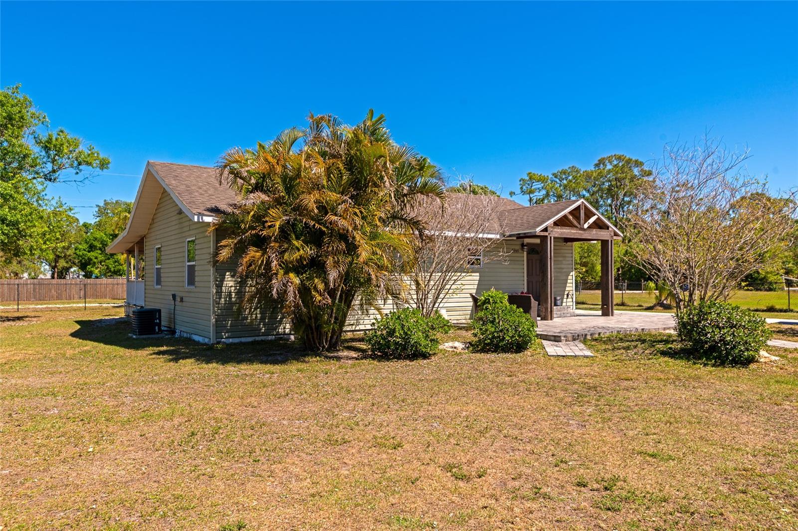 5860 BROWN LN, SARASOTA, FL, 34232