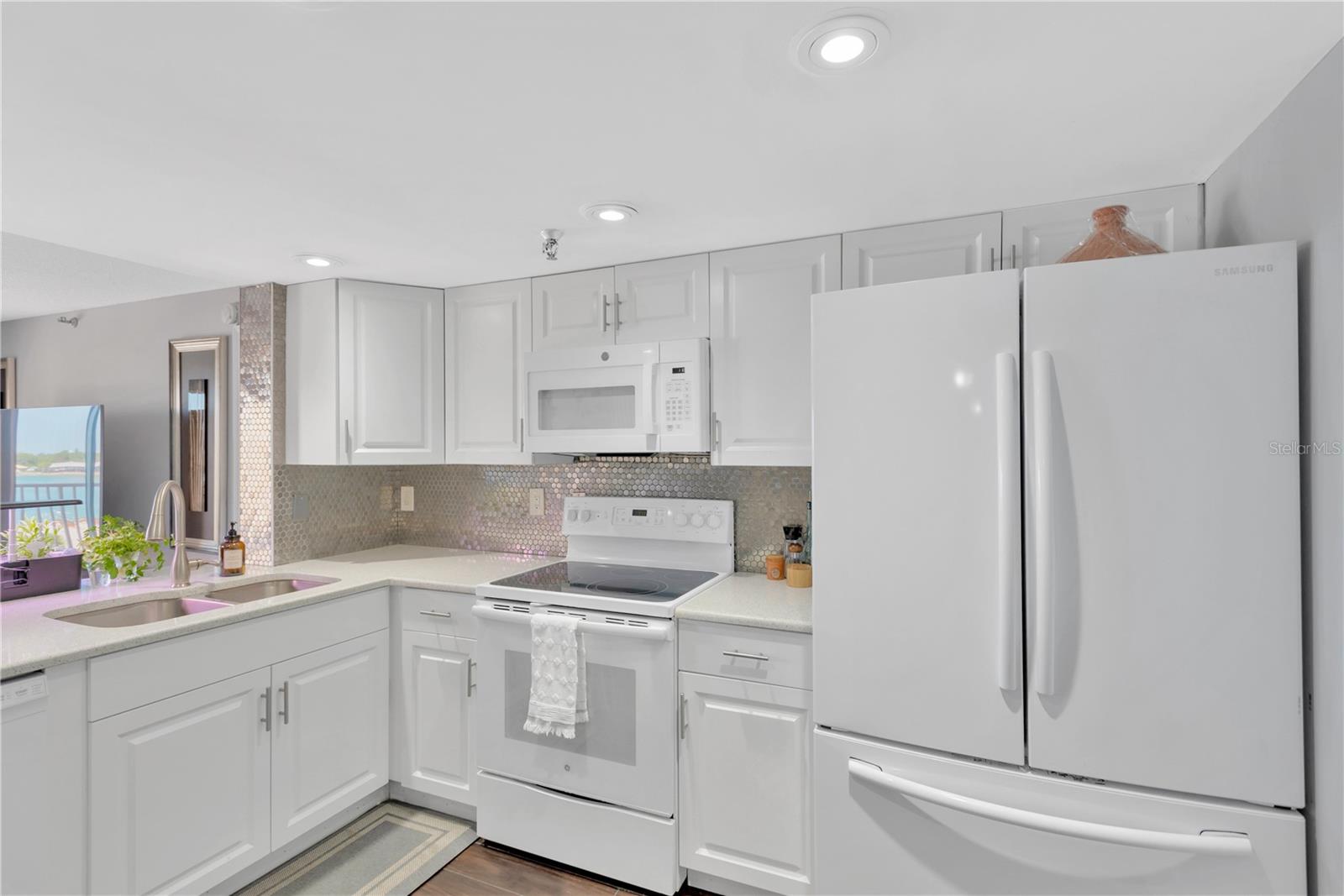 7432 SUNSHINE SKYWAY LN S #602, ST PETERSBURG, FL, 33711