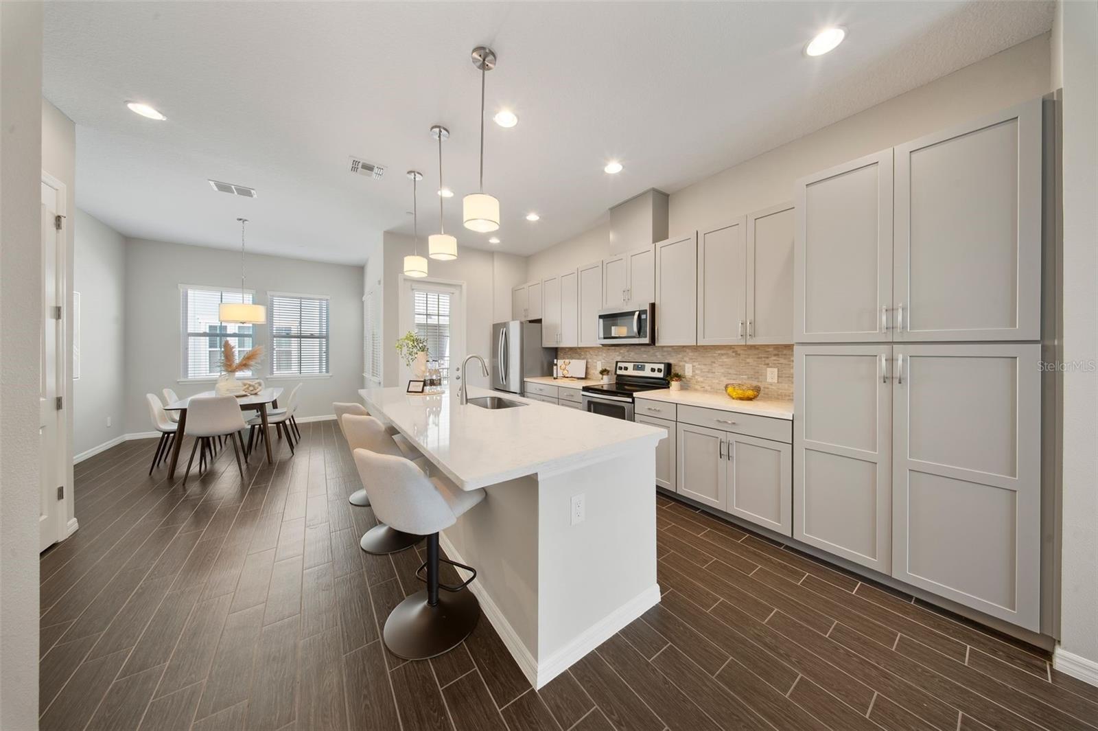 450 WINDMILL PALM CIR, ALTAMONTE SPRINGS, FL, 32701