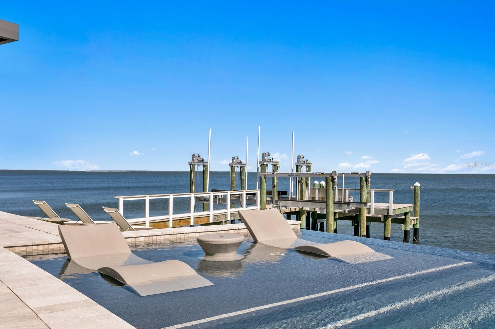 1906 CAROLINA AVE NE, ST PETERSBURG, FL, 33703