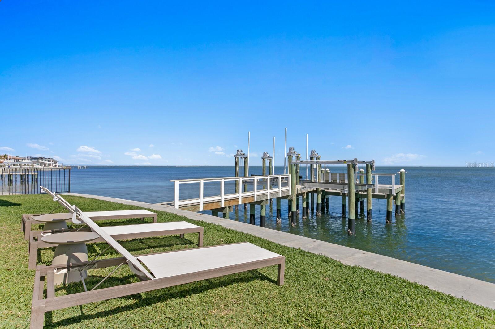 1906 CAROLINA AVE NE, ST PETERSBURG, FL, 33703