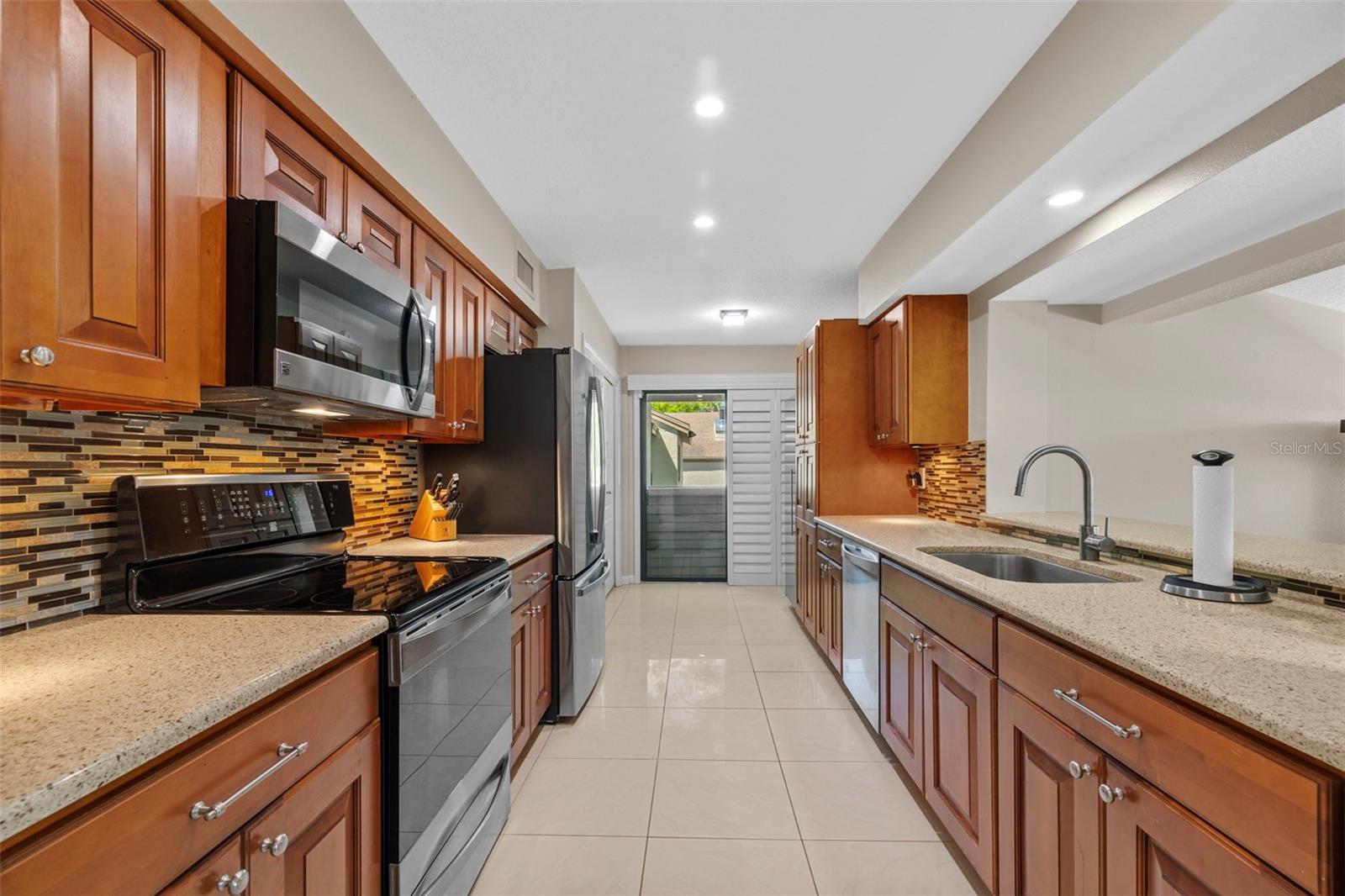 4160 PINELAKE LN #201, TAMPA, FL, 33618
