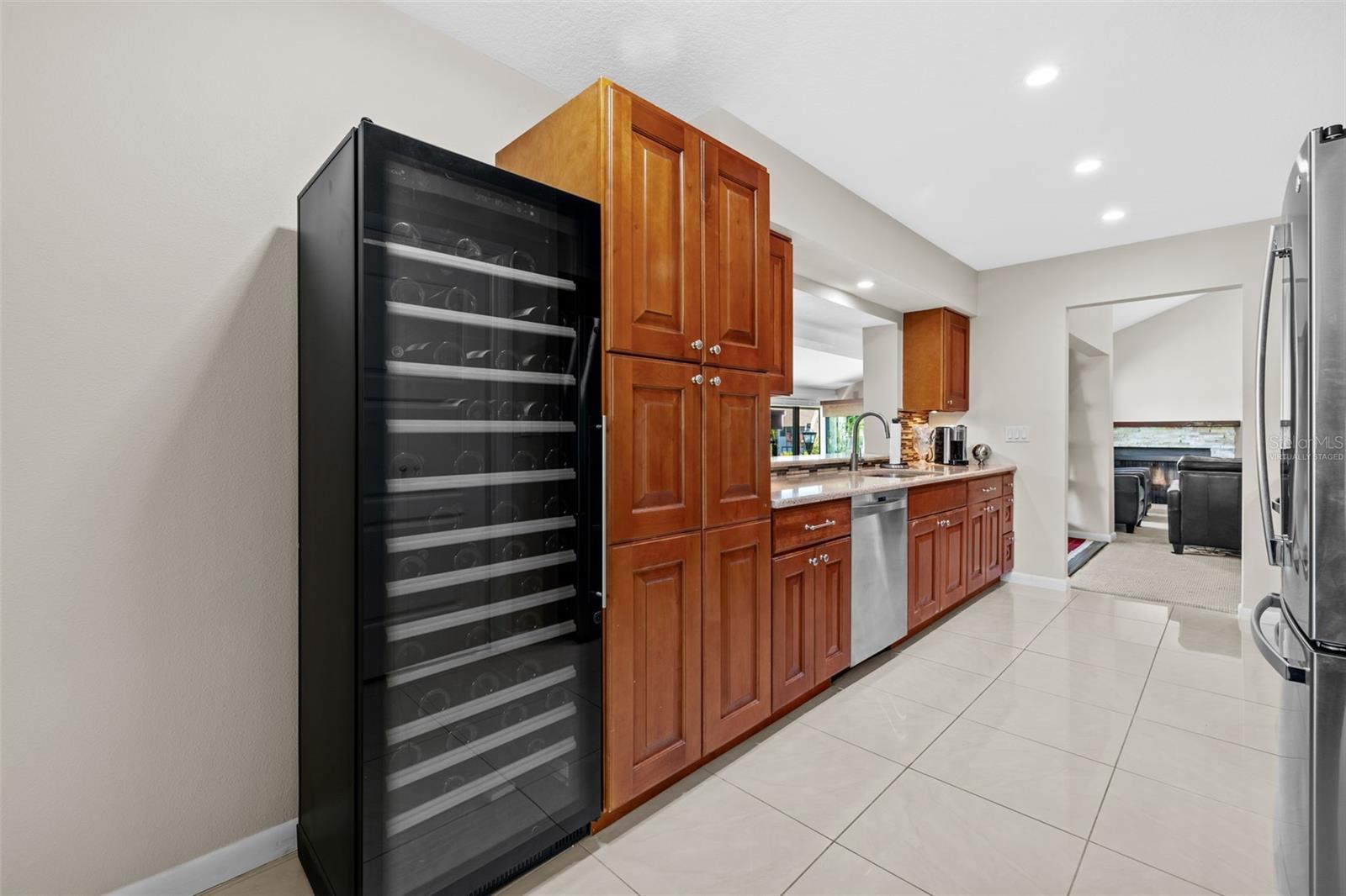 4160 PINELAKE LN #201, TAMPA, FL, 33618