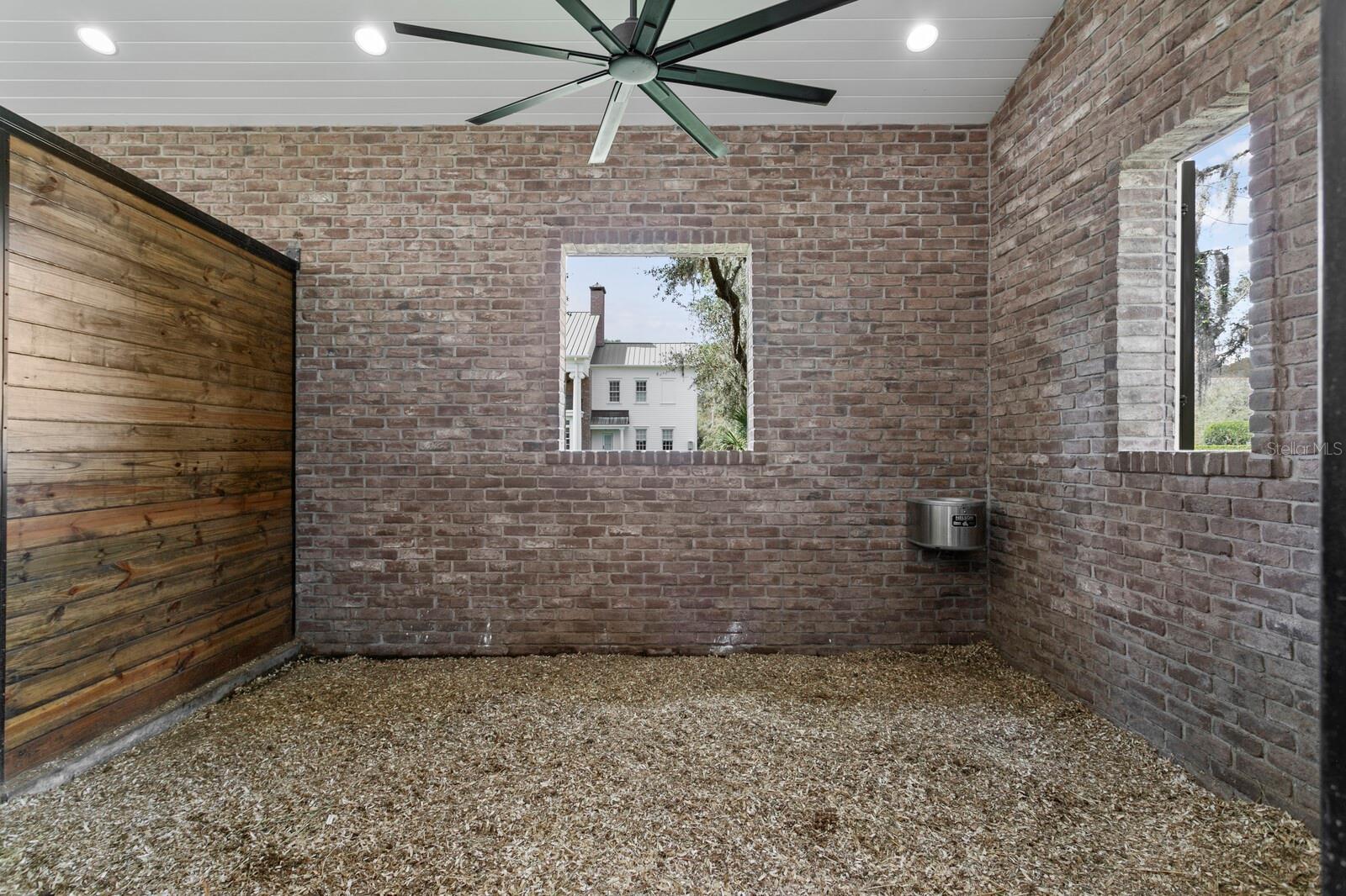 TB8360309 Property Photo