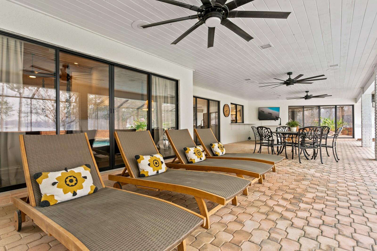 TB8360309 Property Photo