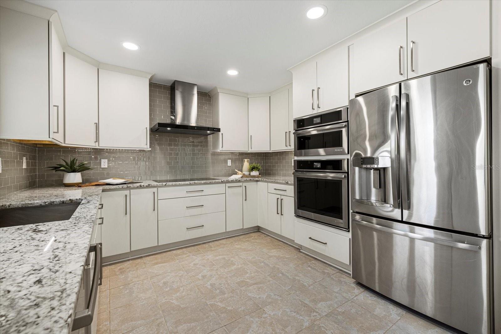 9104 68TH AVE E, BRADENTON, FL, 34202