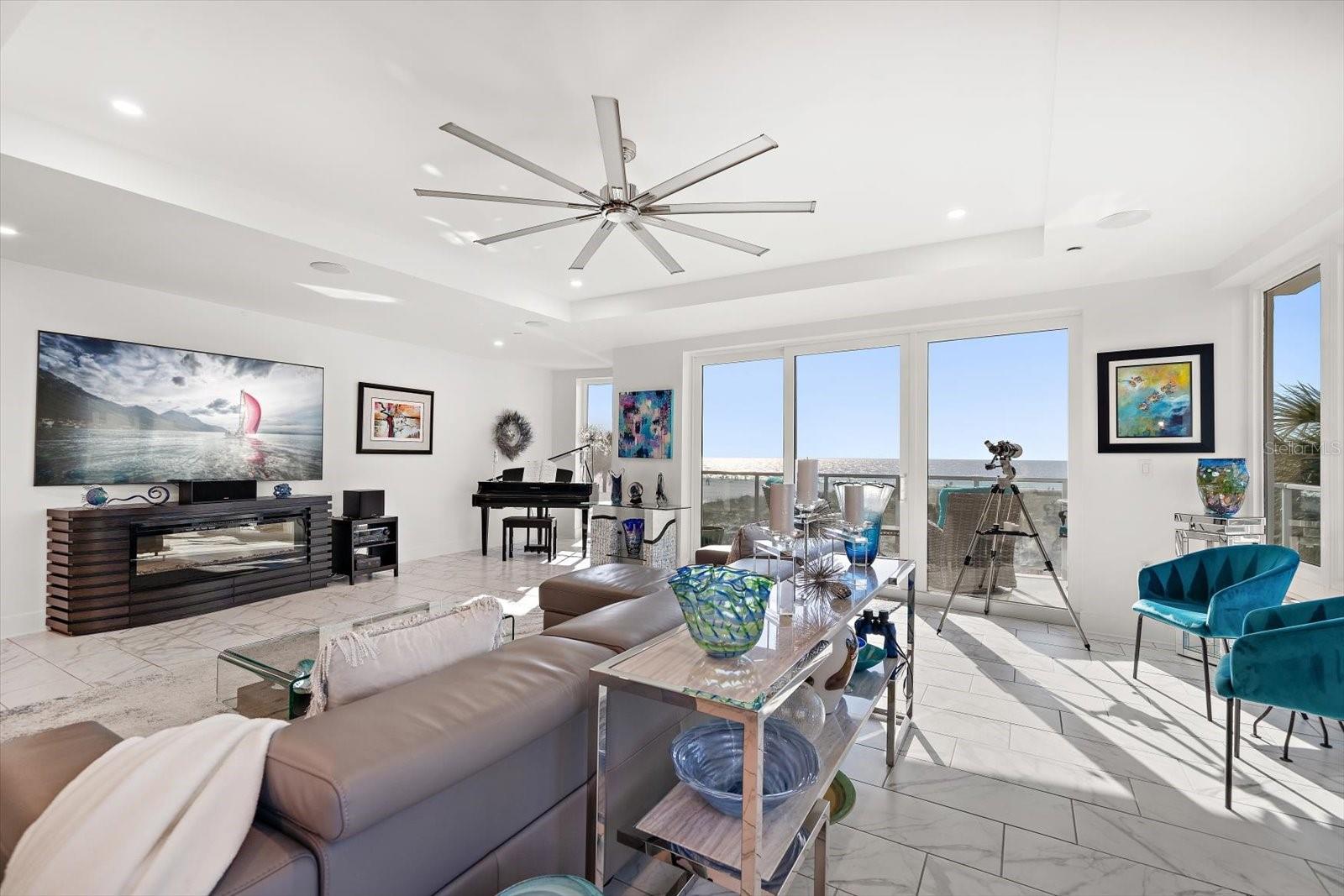 15 AVALON ST #303, CLEARWATER BEACH, FL, 33767