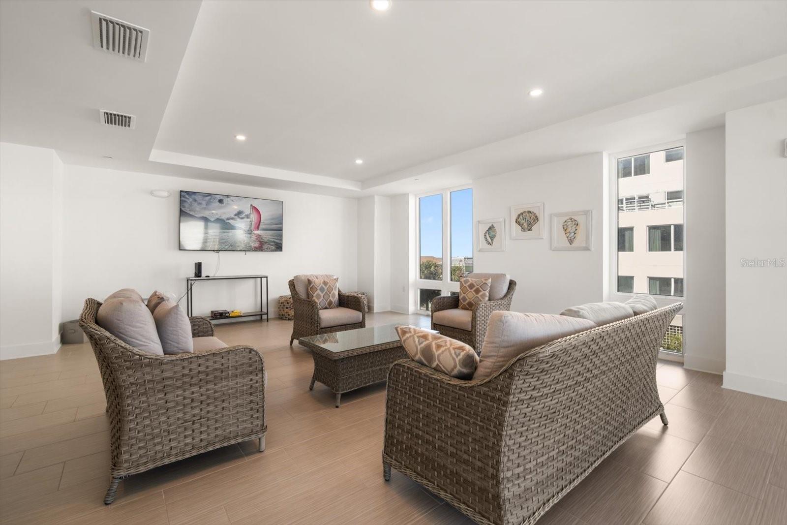 15 AVALON ST #303, CLEARWATER BEACH, FL, 33767