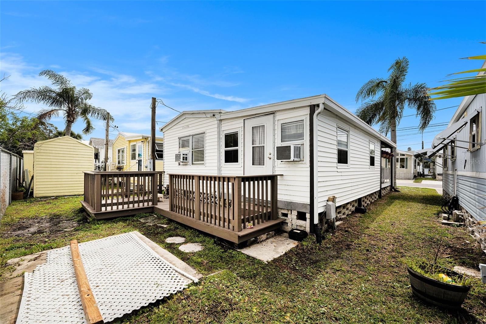 647 YAWL LN, PALM HARBOR, FL, 34683