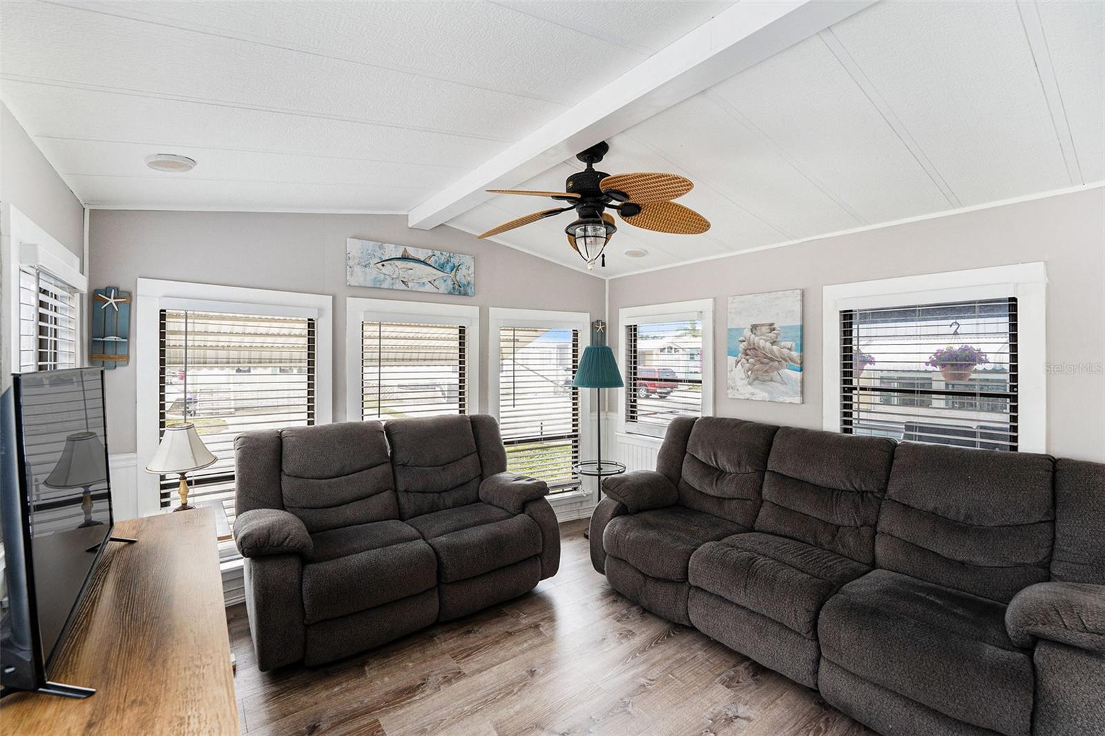 647 YAWL LN, PALM HARBOR, FL, 34683
