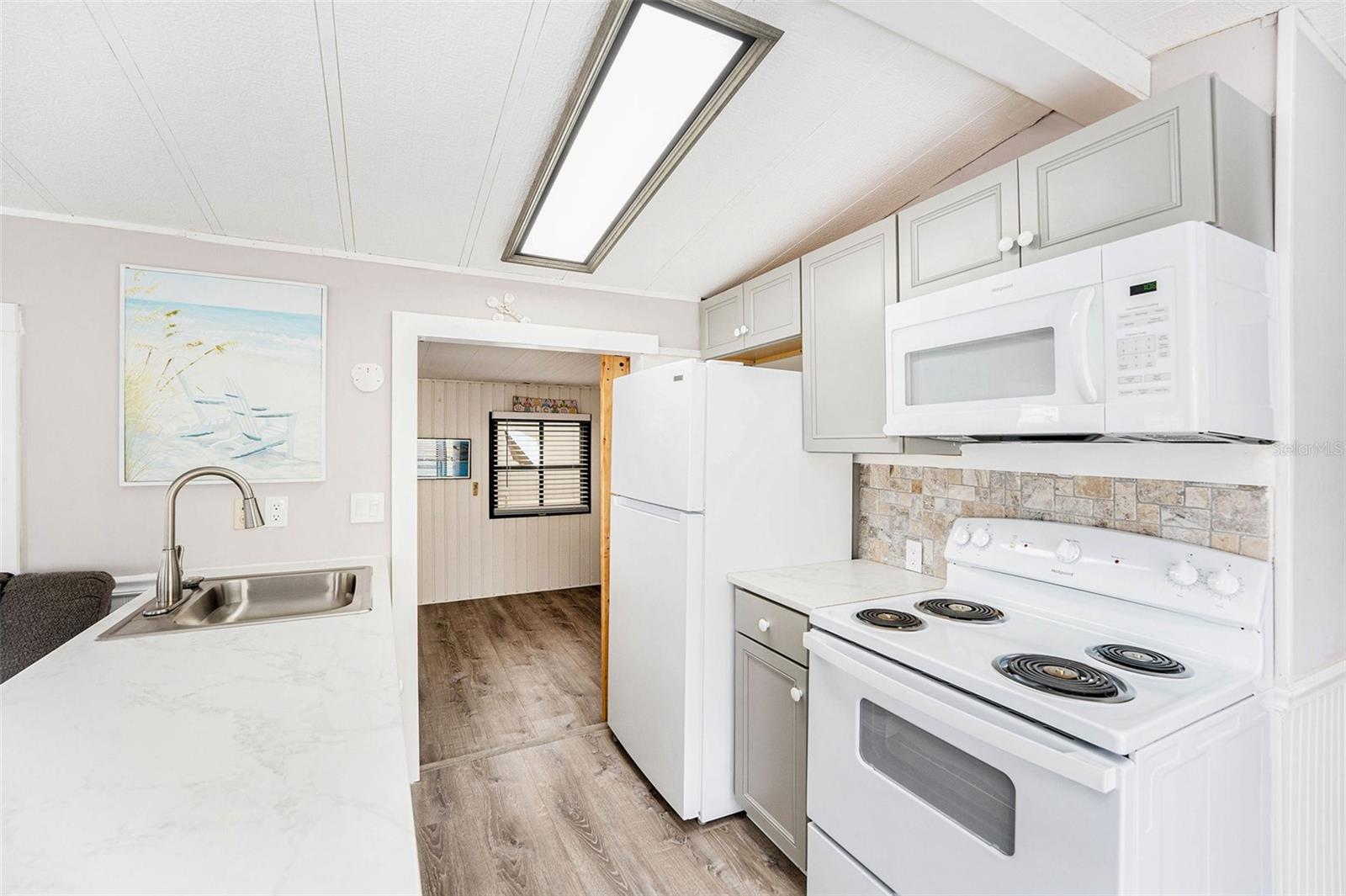 647 YAWL LN, PALM HARBOR, FL, 34683