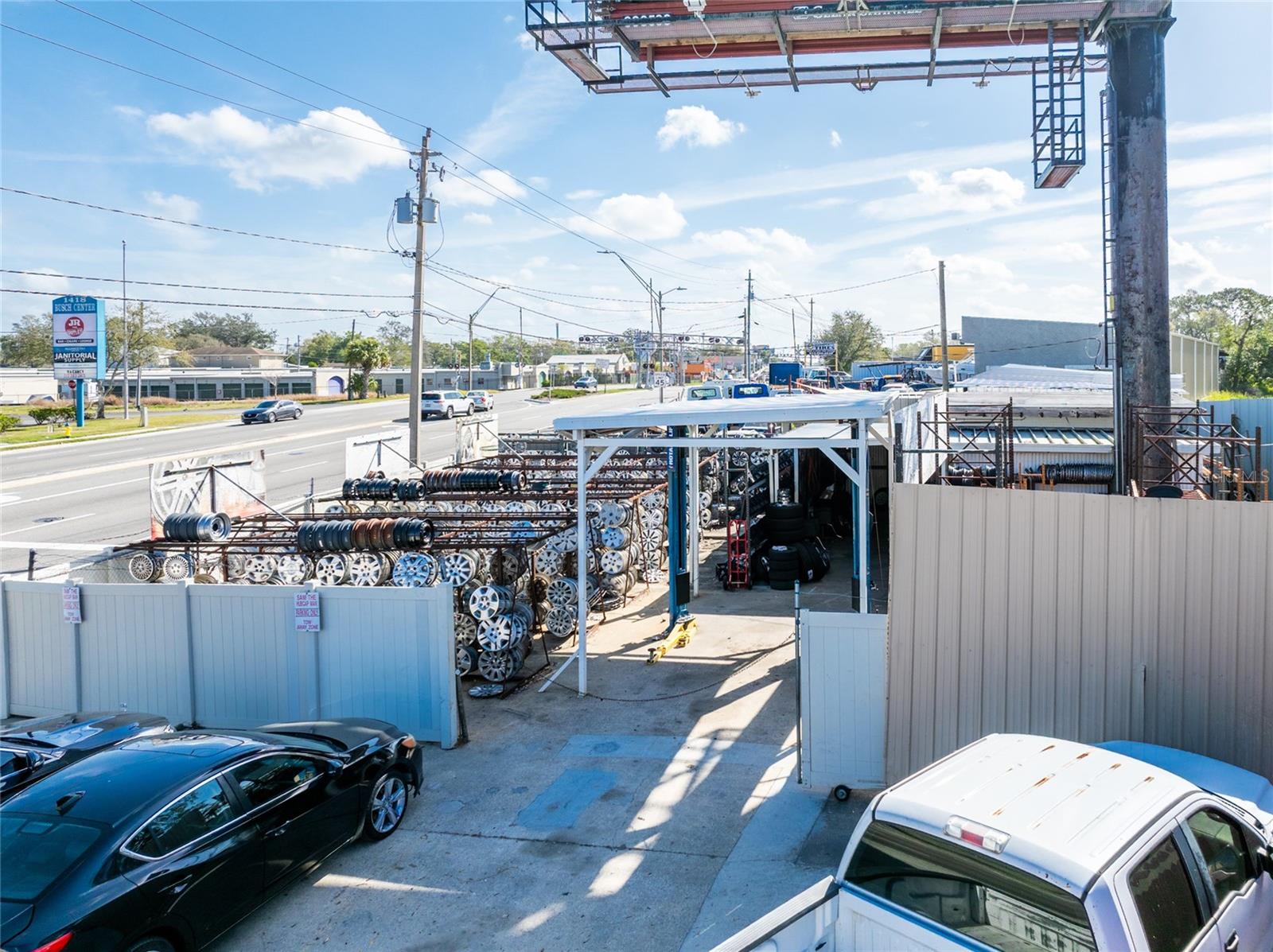 1411 E BUSCH BLVD, TAMPA, FL, 33612