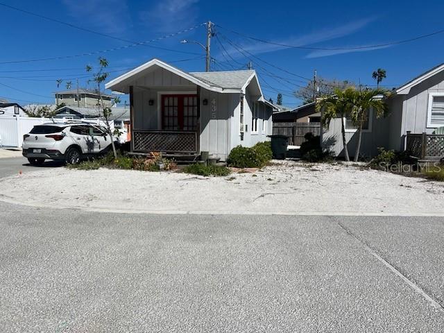 433 137TH AVENUE CIR, MADEIRA BEACH, FL, 33708