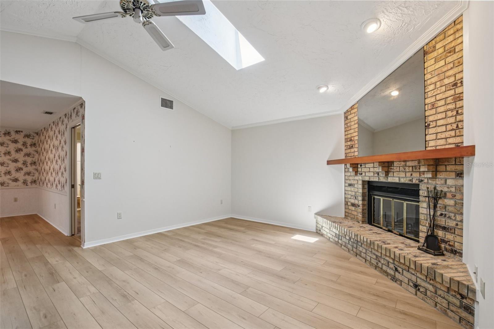 A4644103 Property Photo