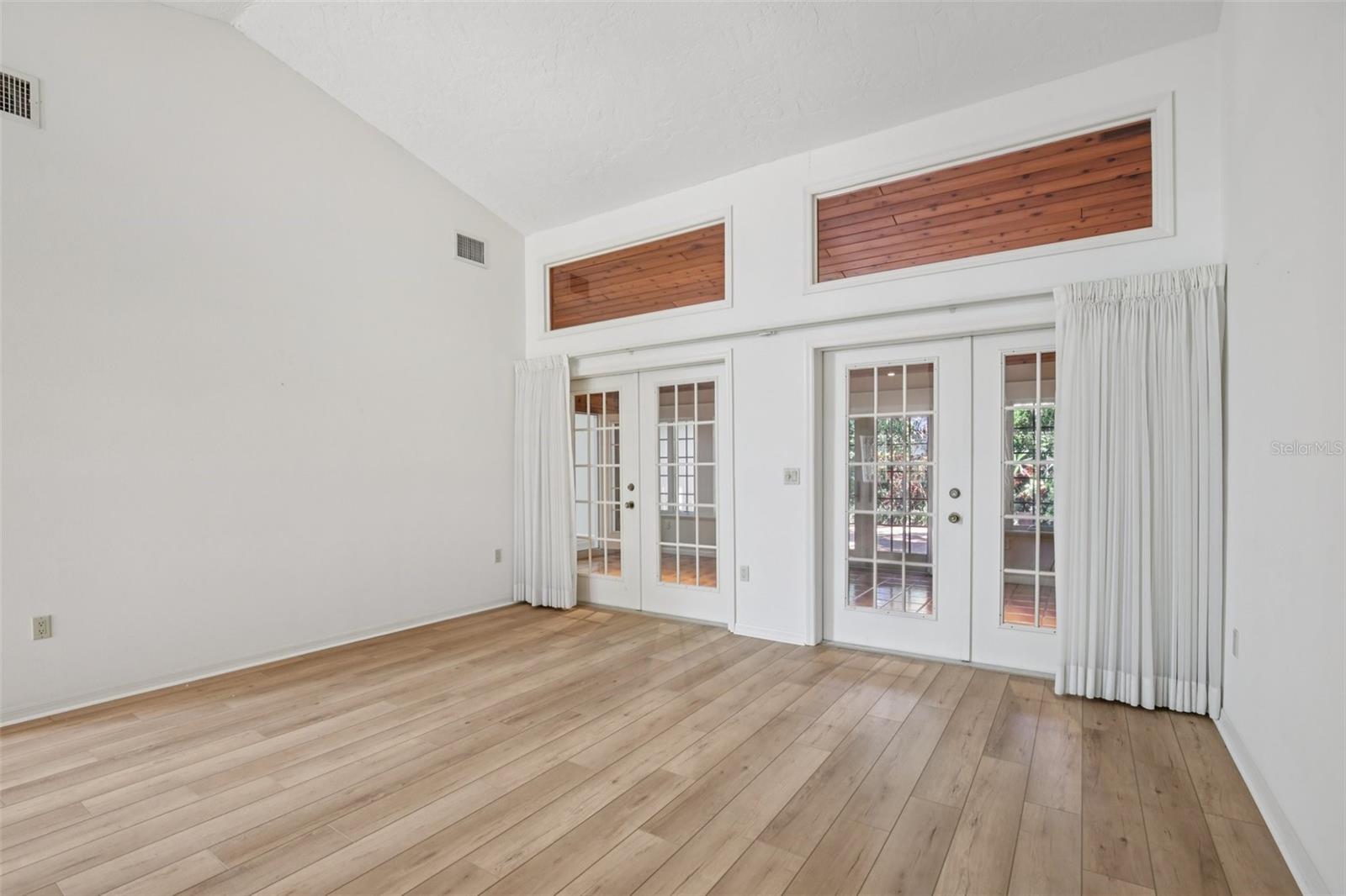 A4644103 Property Photo