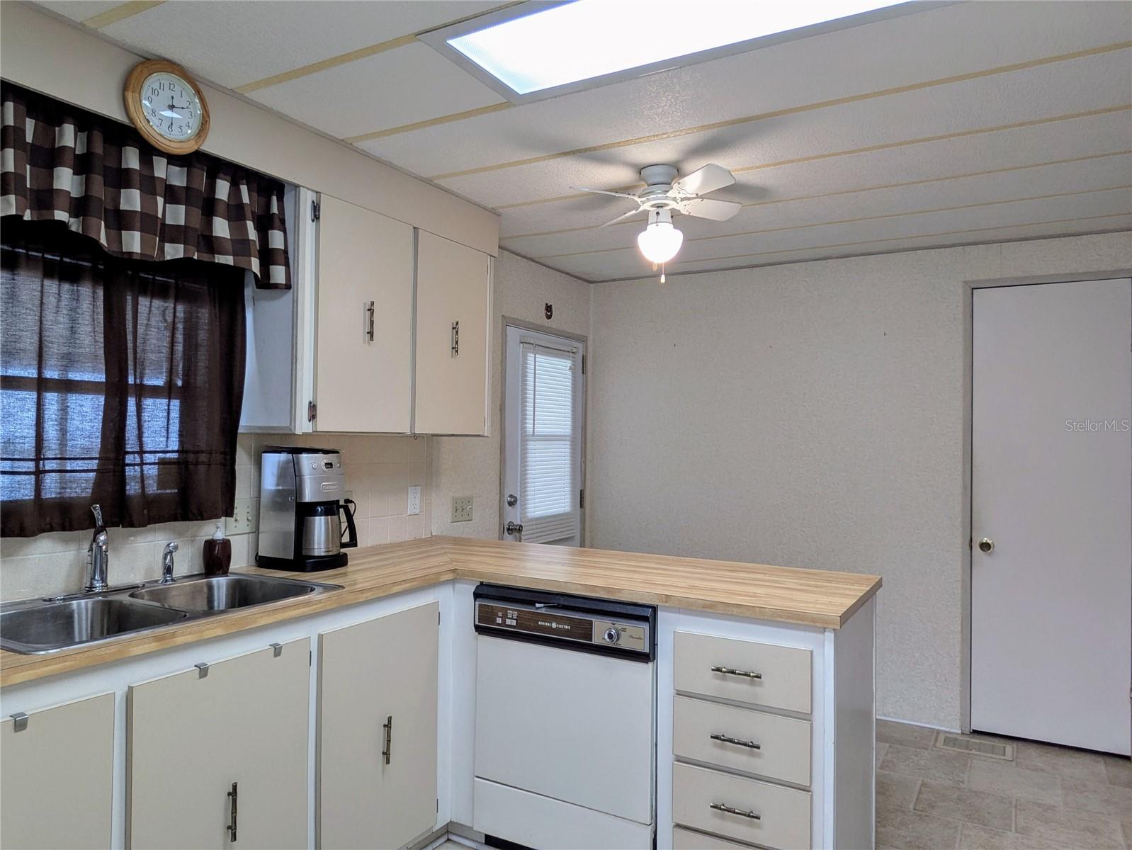 L4951380 Property Photo