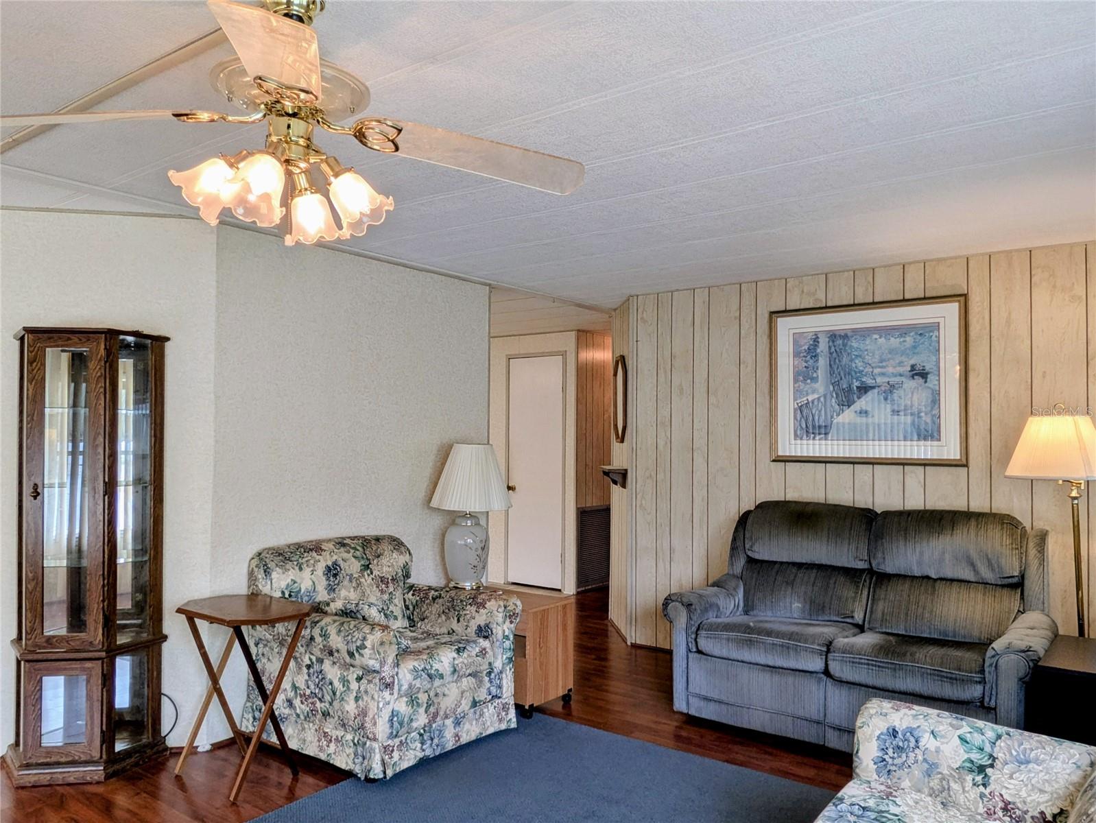 L4951380 Property Photo