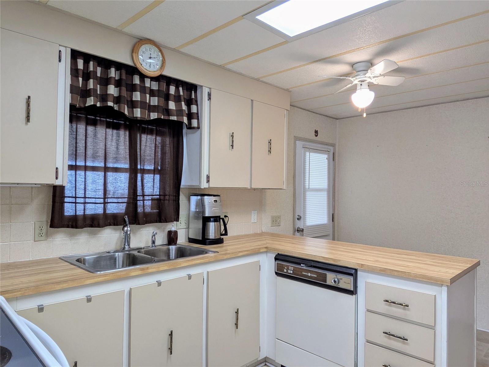 L4951380 Property Photo