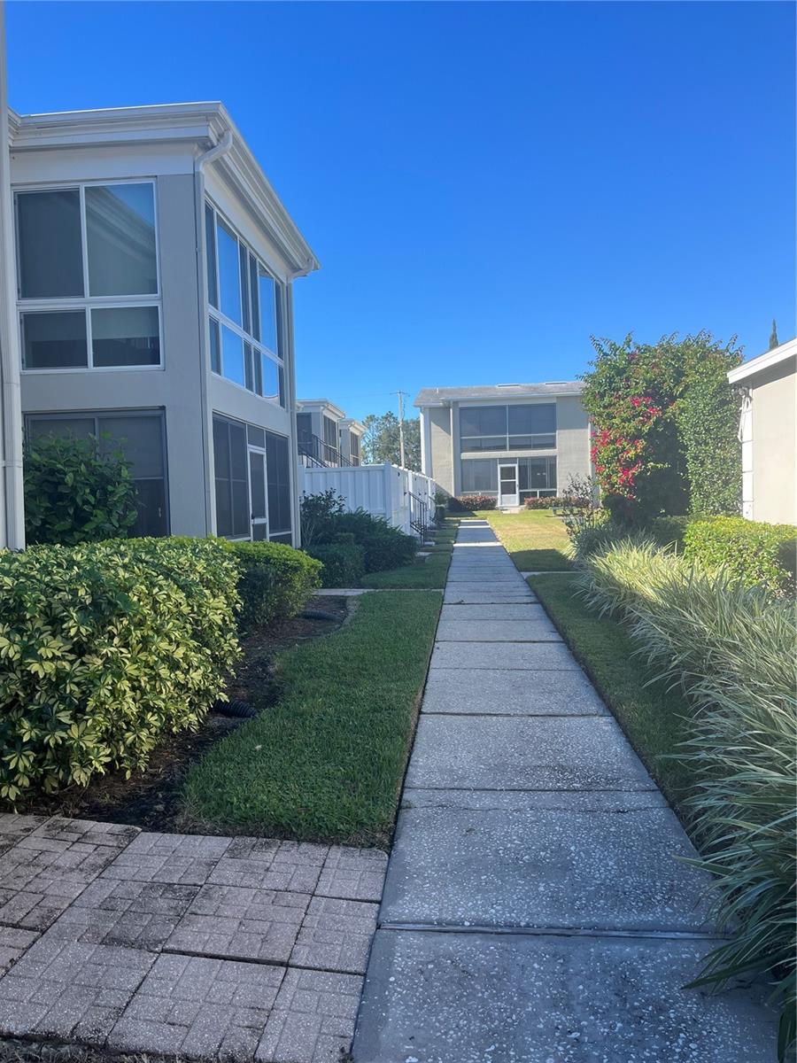 689 LAKE HOWARD DR NW #1E, WINTER HAVEN, FL, 33880