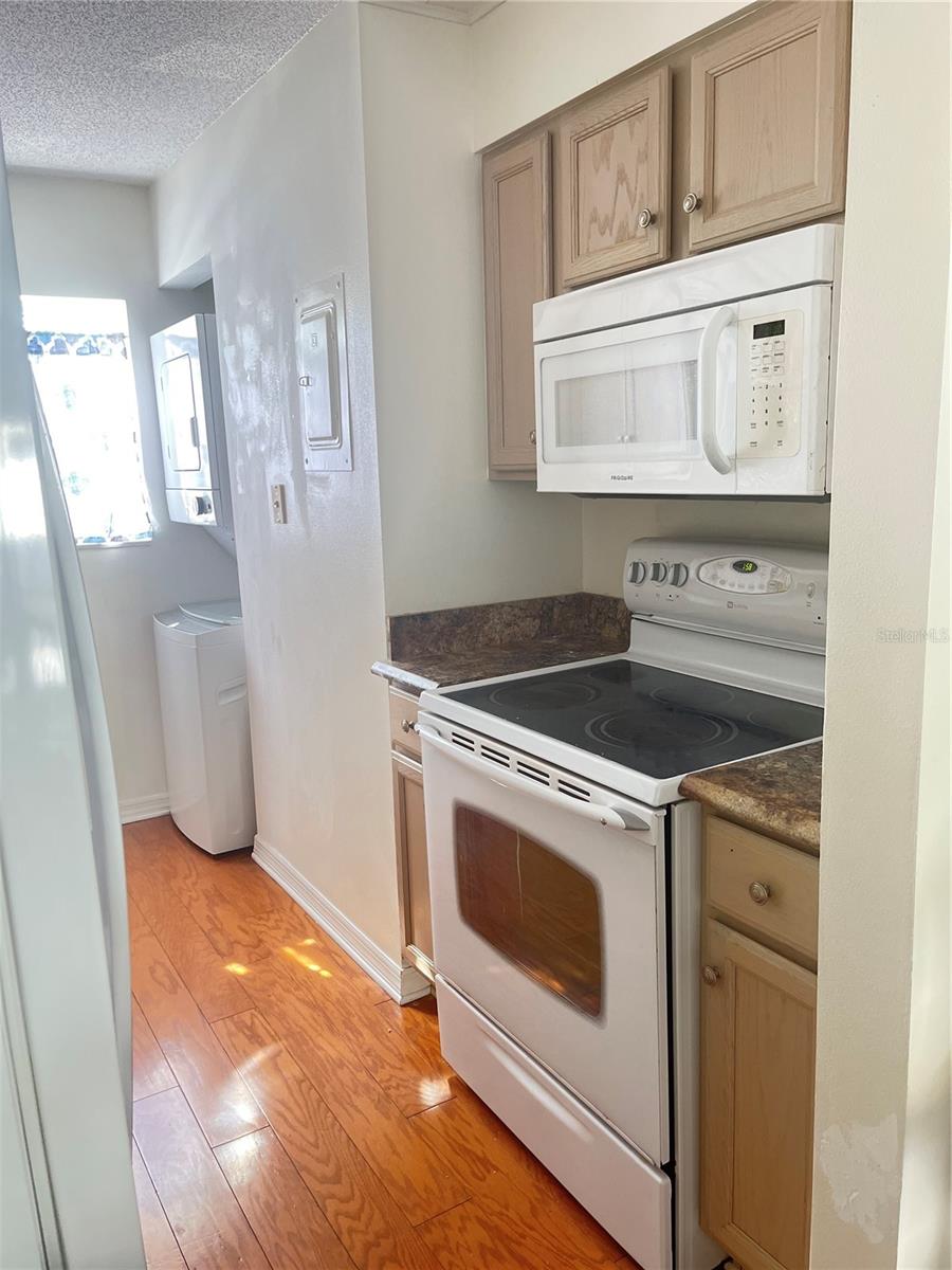689 LAKE HOWARD DR NW #1E, WINTER HAVEN, FL, 33880