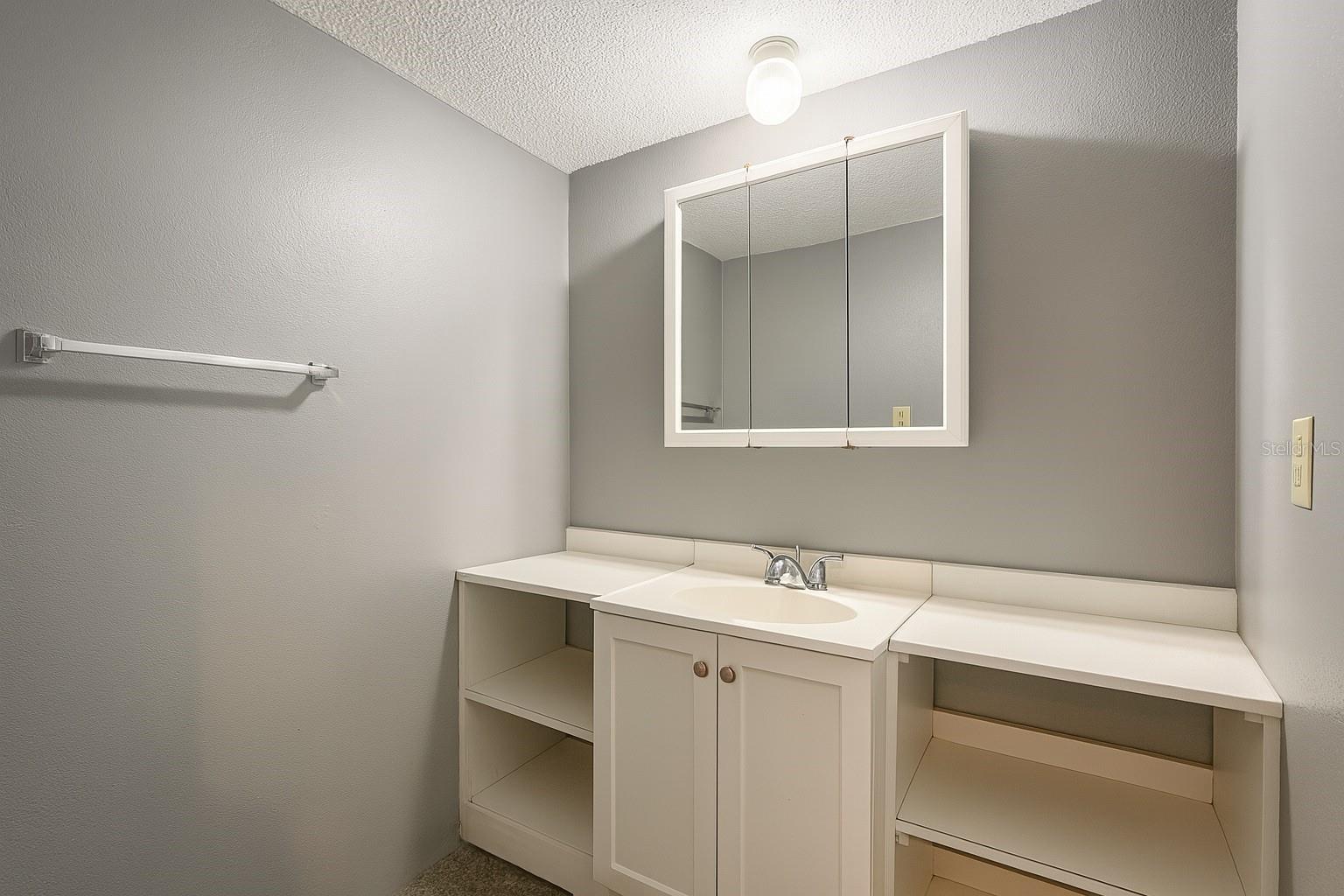 GC528984 Property Photo