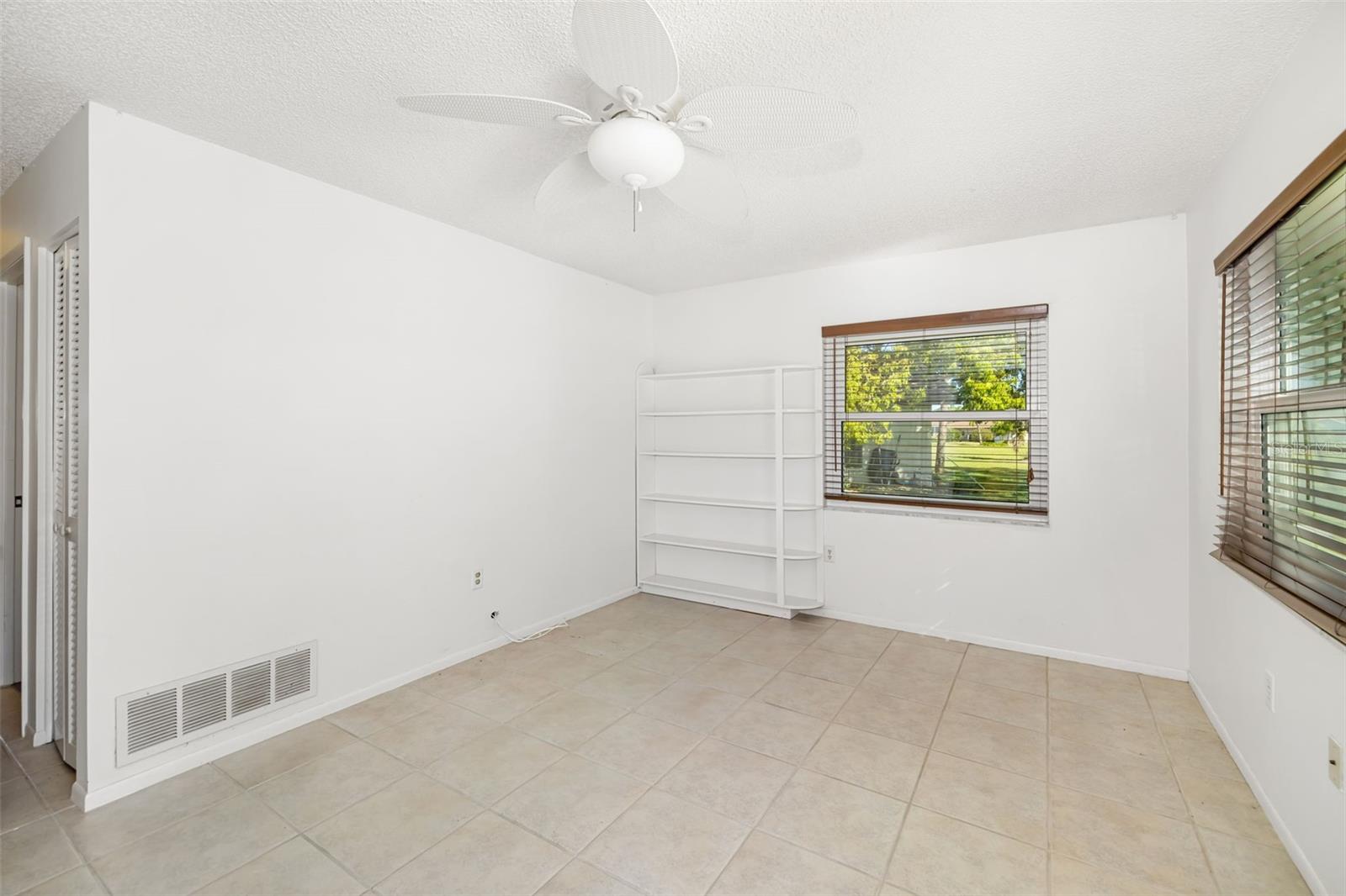 1525 FLEETWOOD DR, SARASOTA, FL, 34232