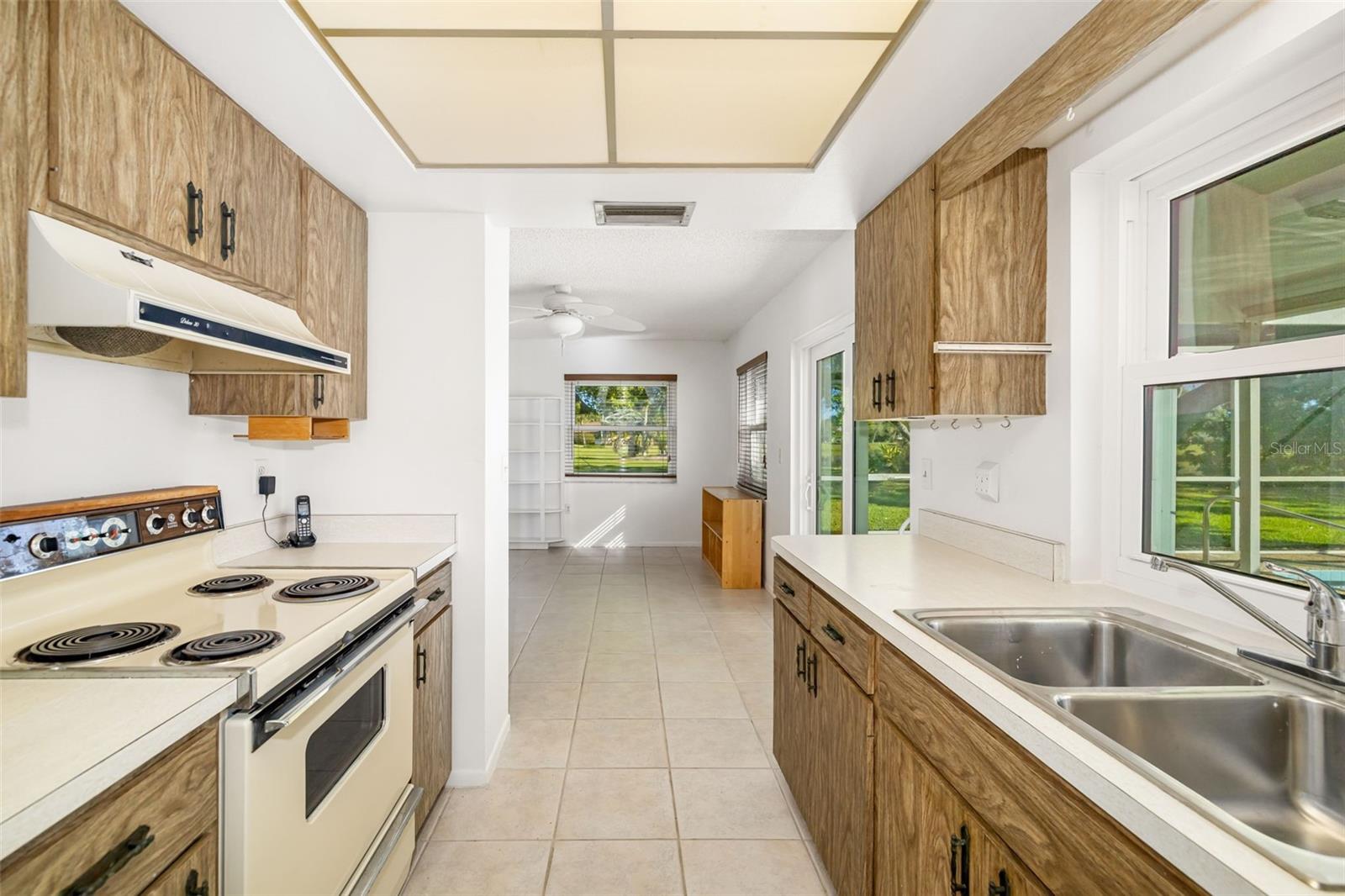 1525 FLEETWOOD DR, SARASOTA, FL, 34232