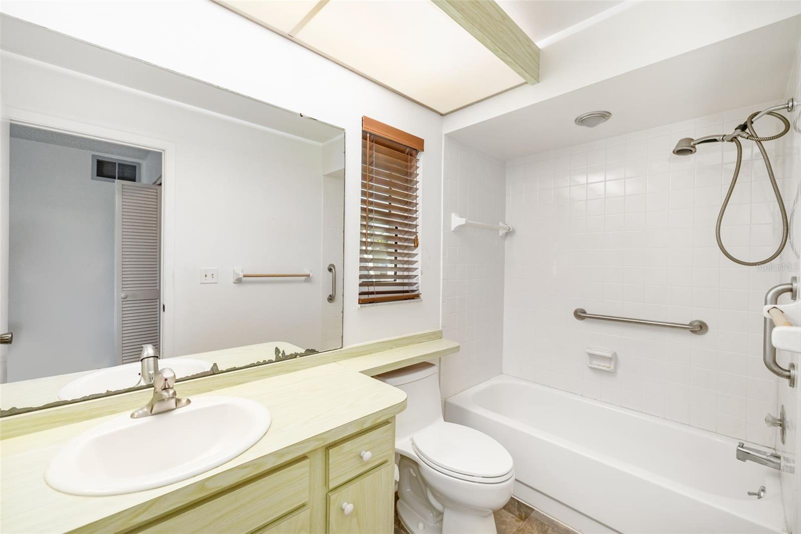 1525 FLEETWOOD DR, SARASOTA, FL, 34232