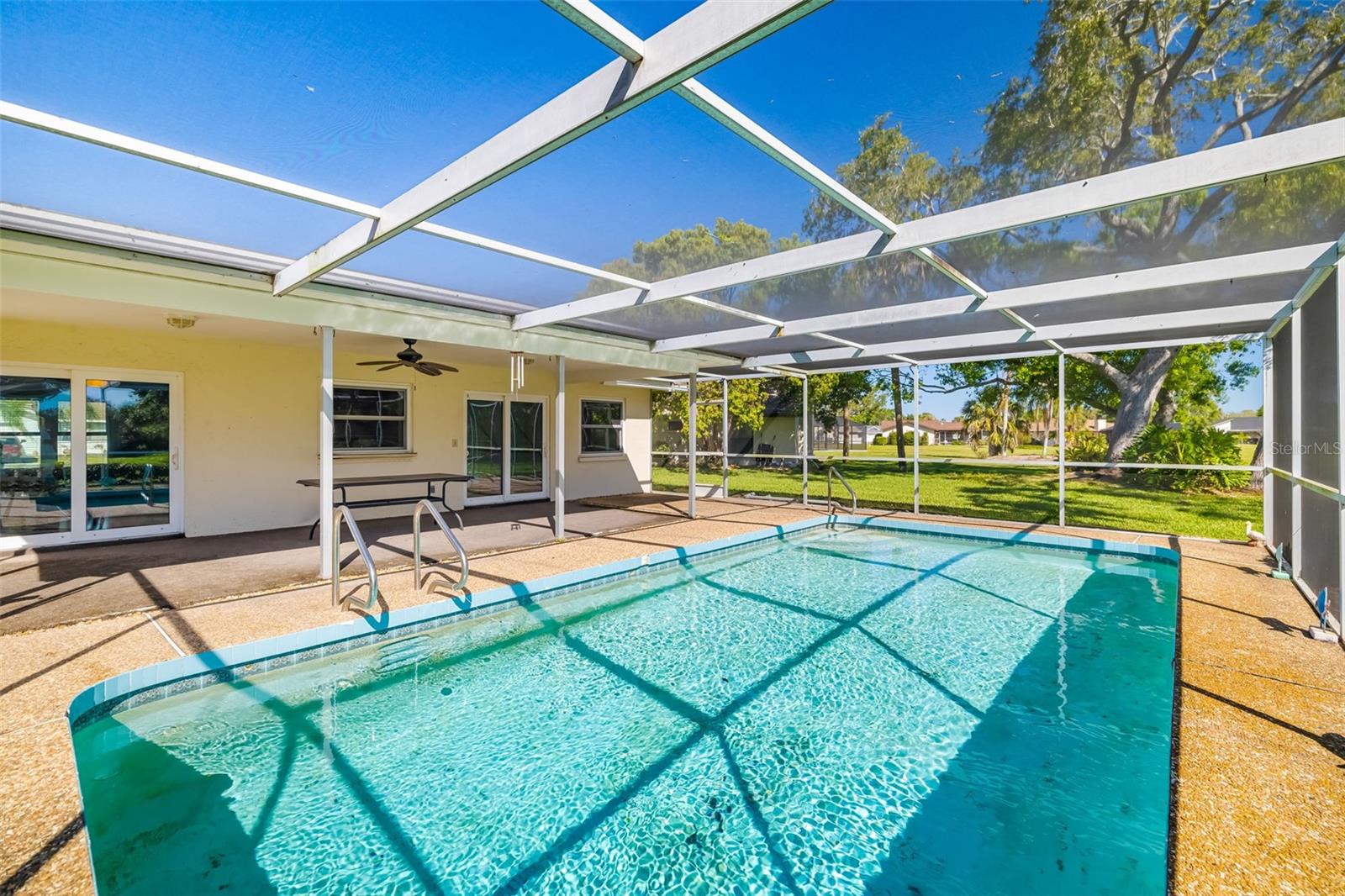 1525 FLEETWOOD DR, SARASOTA, FL, 34232