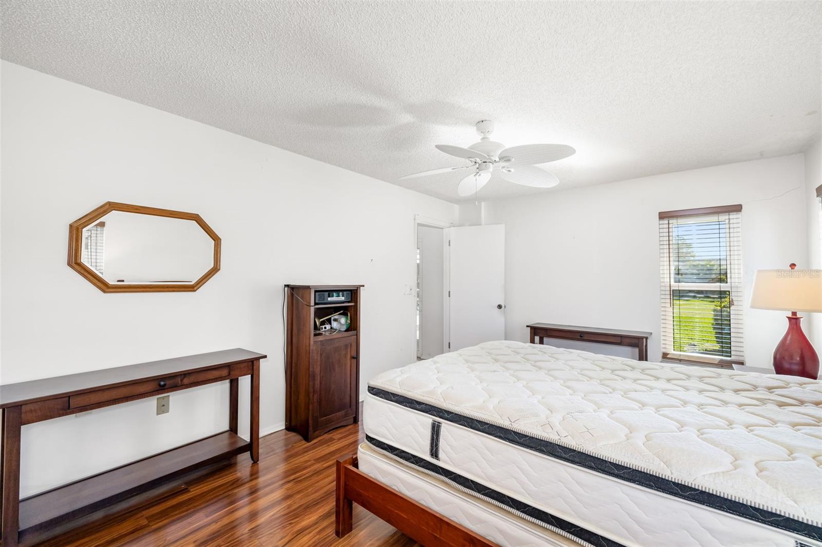 1525 FLEETWOOD DR, SARASOTA, FL, 34232