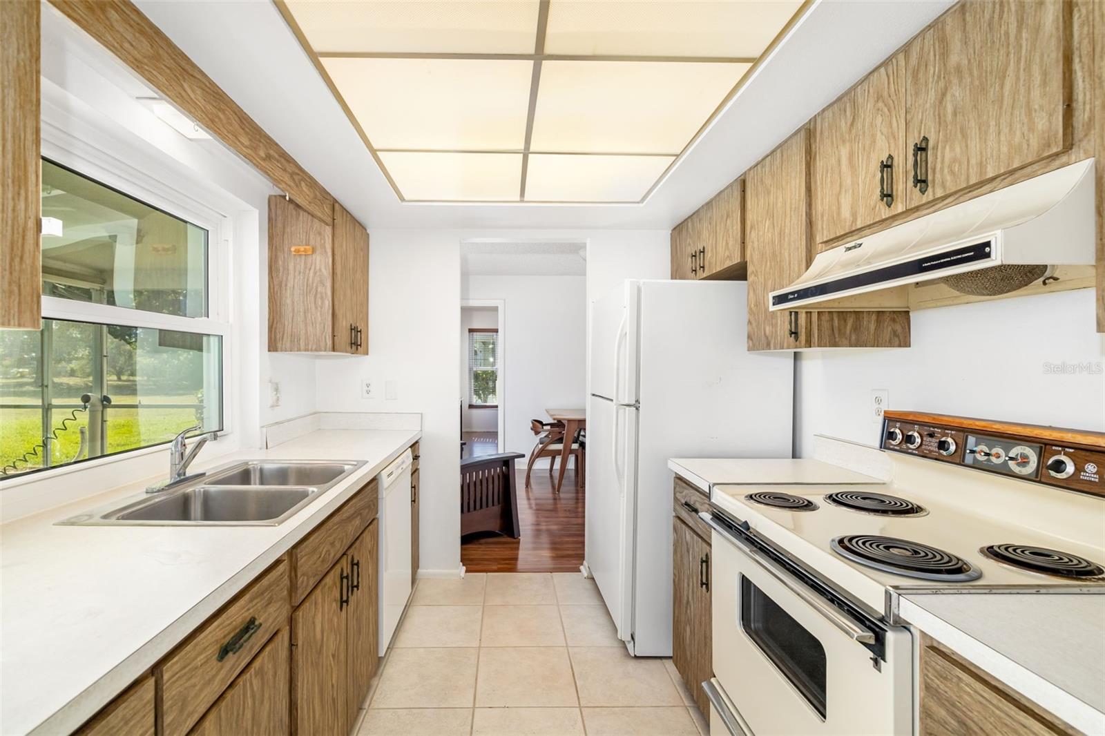 1525 FLEETWOOD DR, SARASOTA, FL, 34232