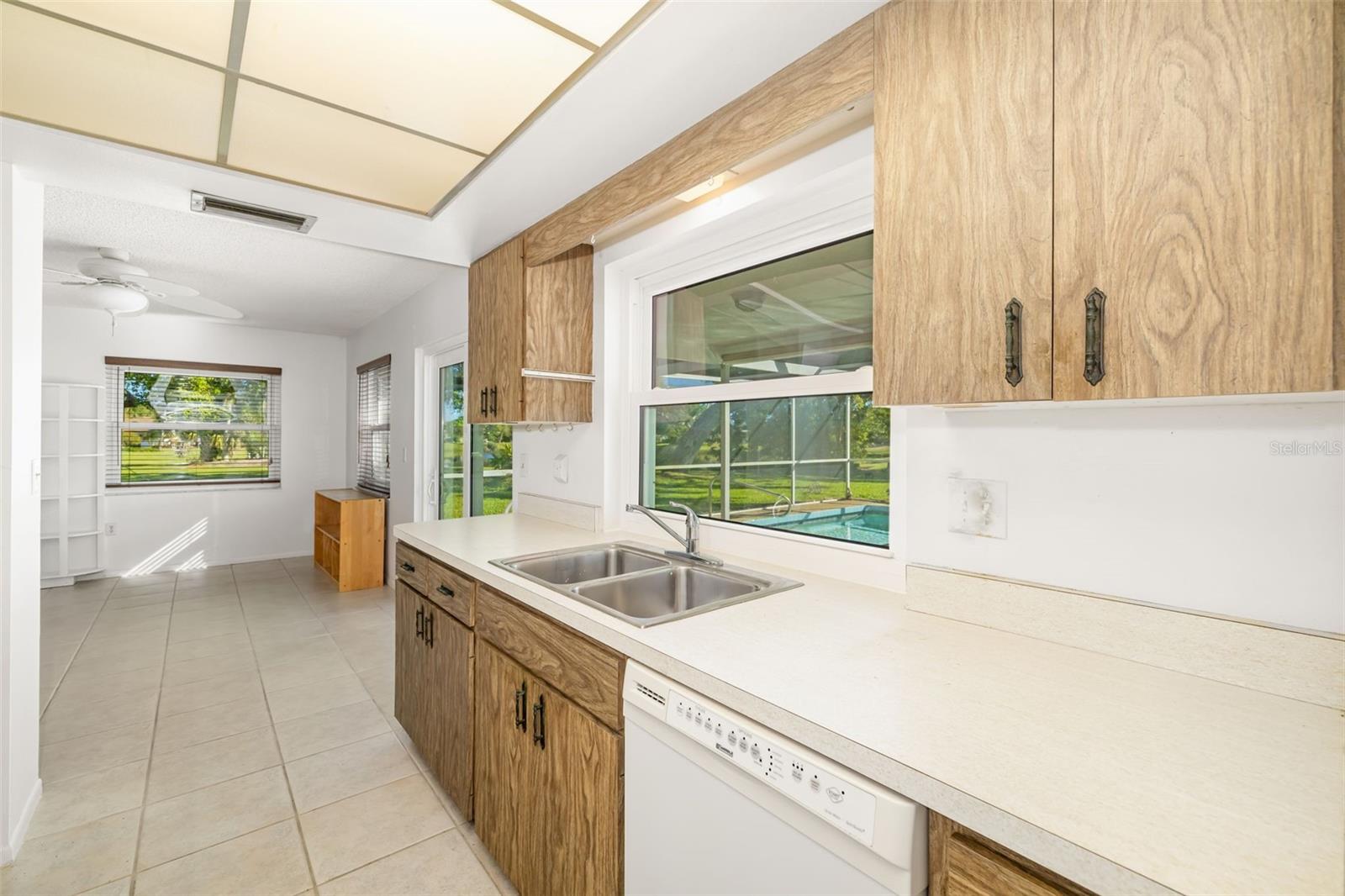 1525 FLEETWOOD DR, SARASOTA, FL, 34232
