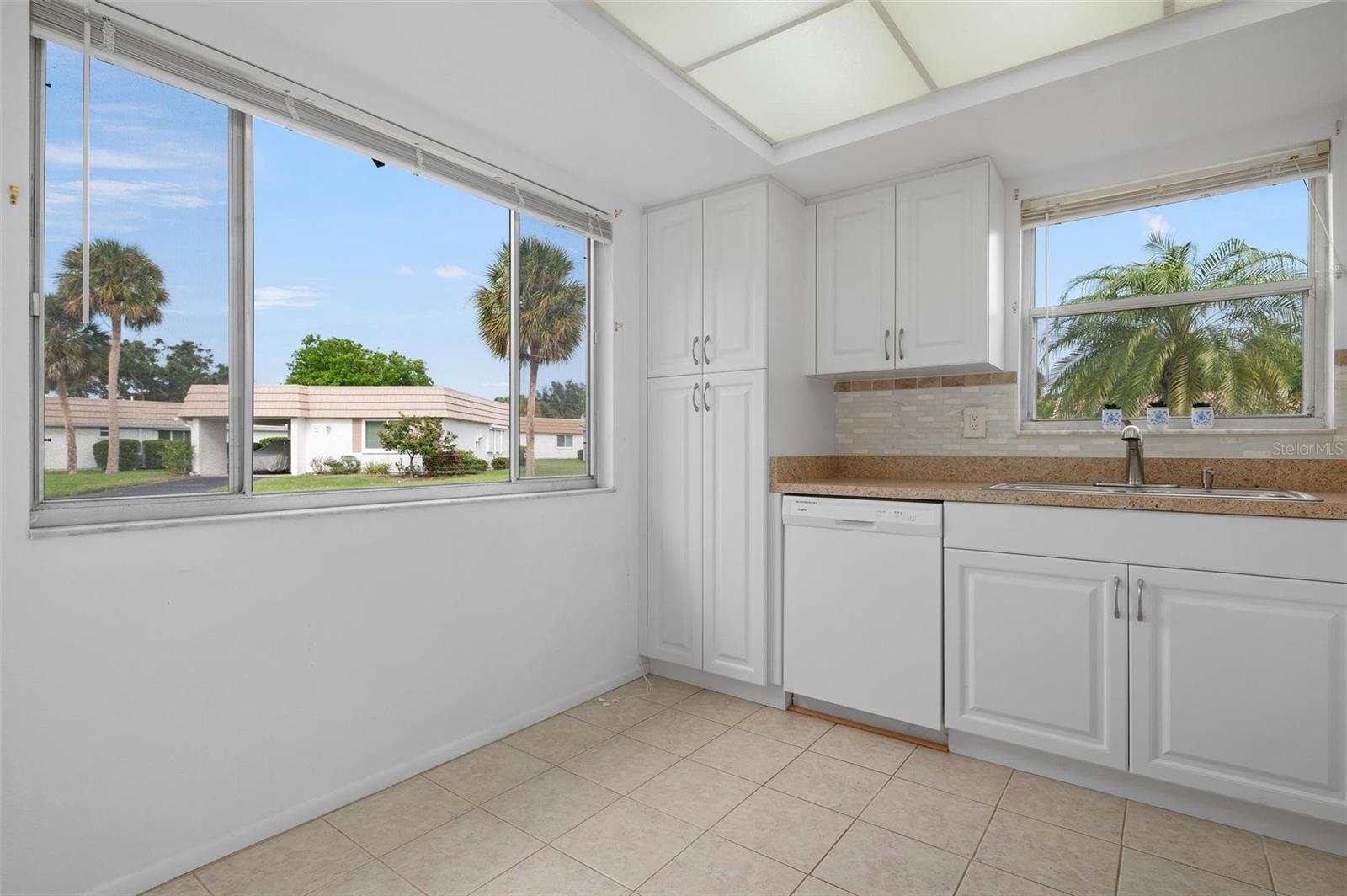 5512 RIVERBLUFF CIR #V-16, SARASOTA, FL, 34231