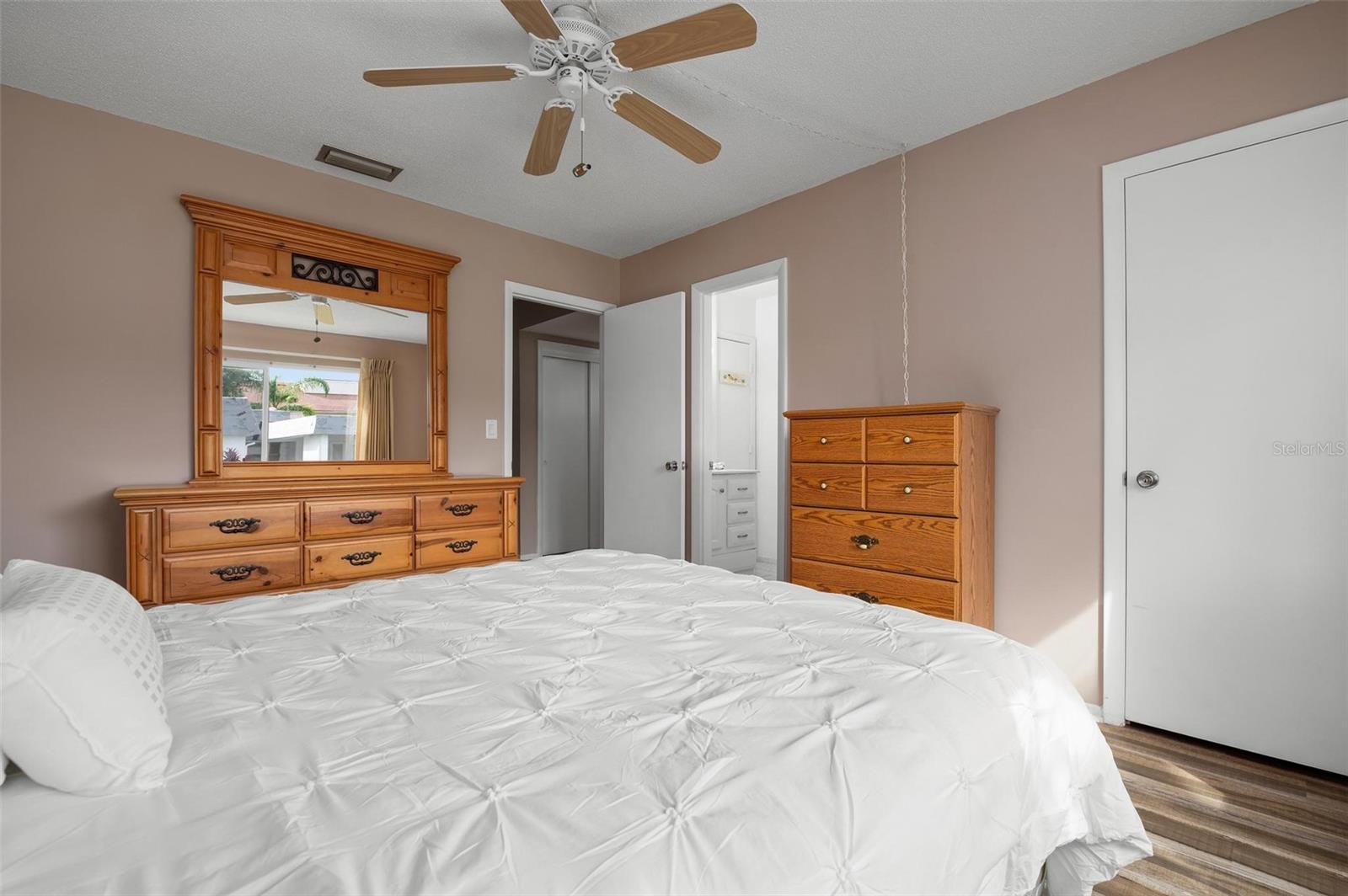 5512 RIVERBLUFF CIR #V-16, SARASOTA, FL, 34231