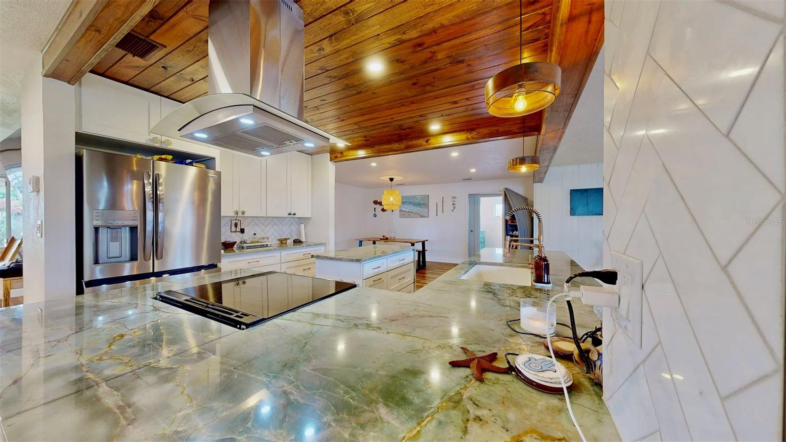 TB8360584 Property Photo