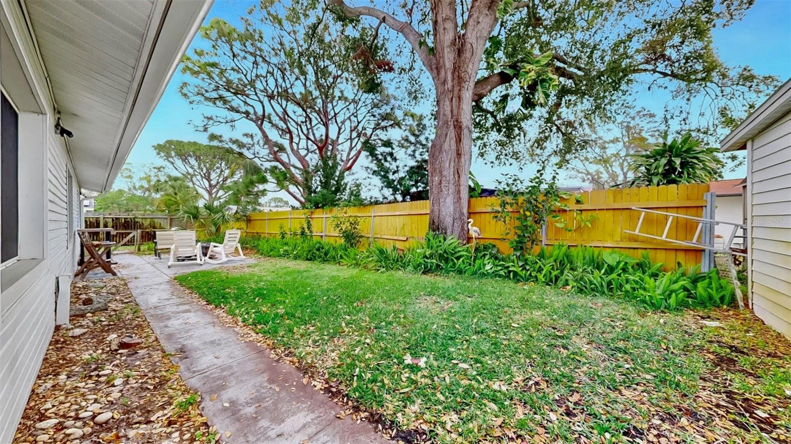 TB8360584 Property Photo