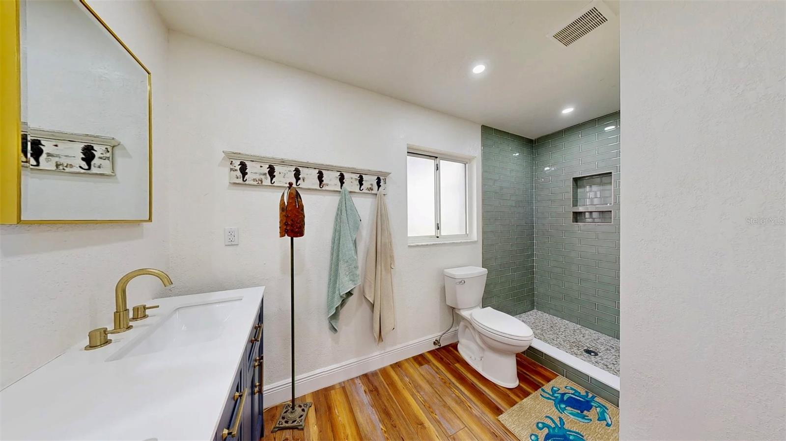 TB8360584 Property Photo