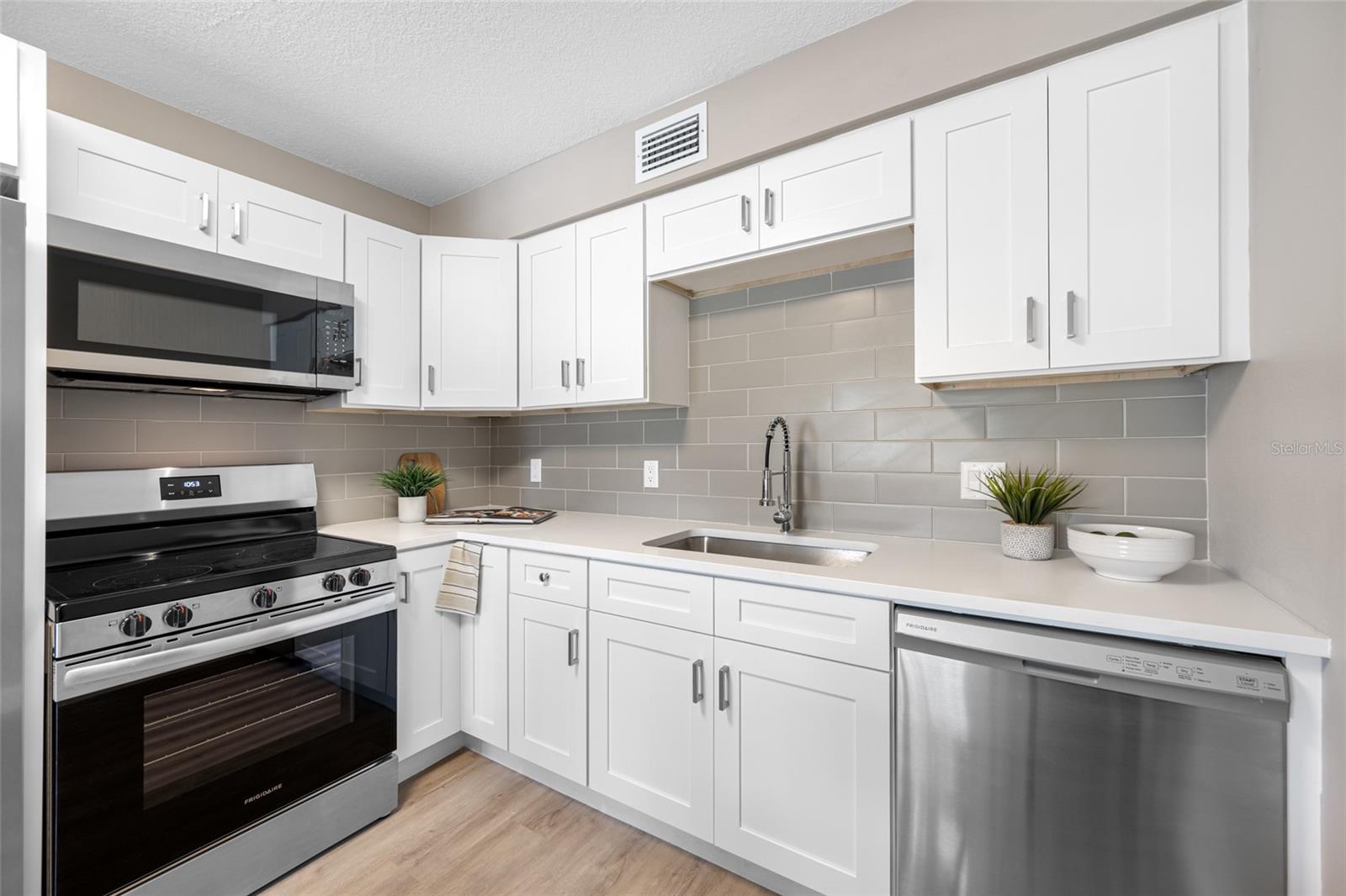 217 EMERALD LN, LARGO, FL, 33771