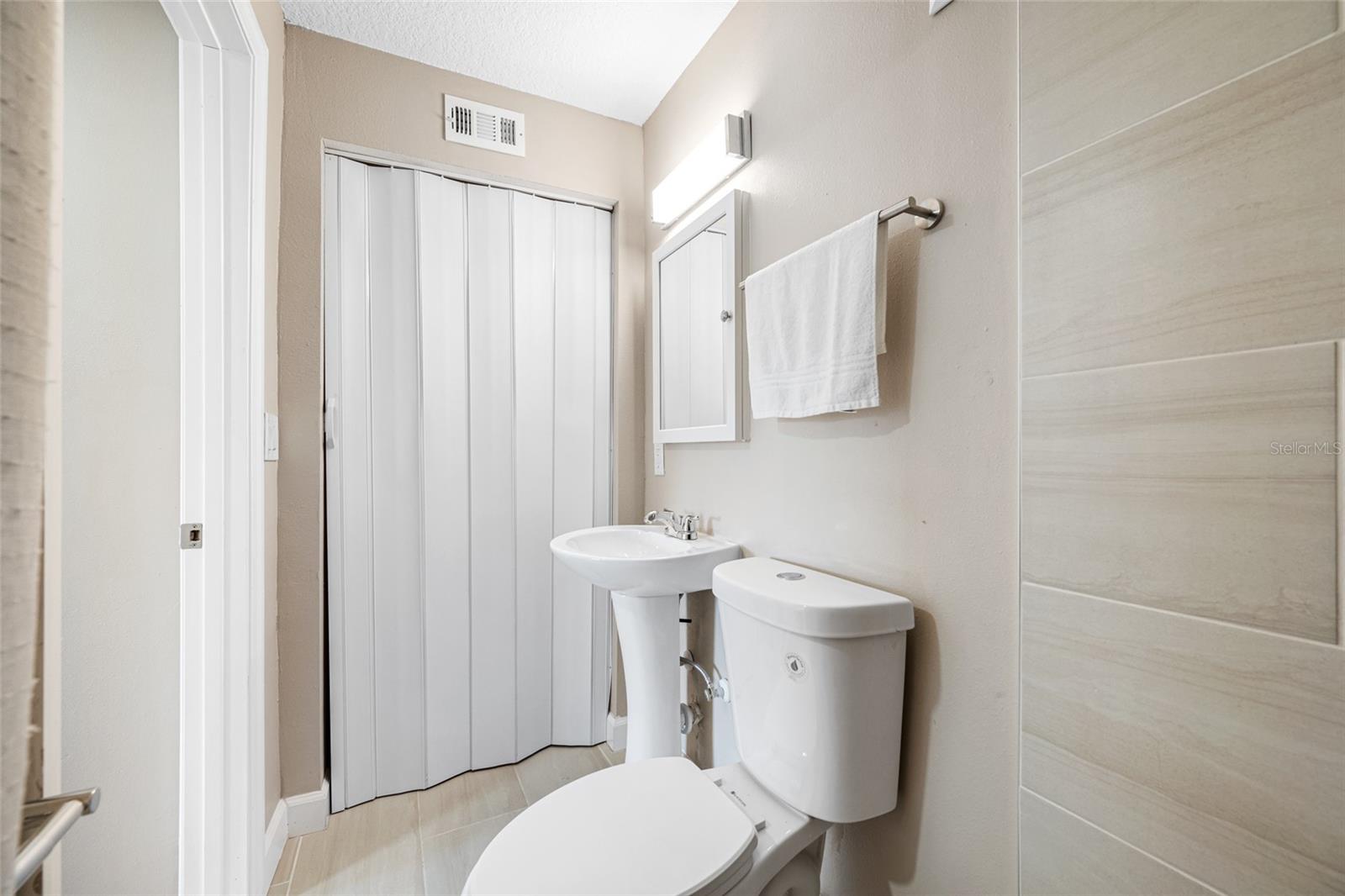 217 EMERALD LN, LARGO, FL, 33771